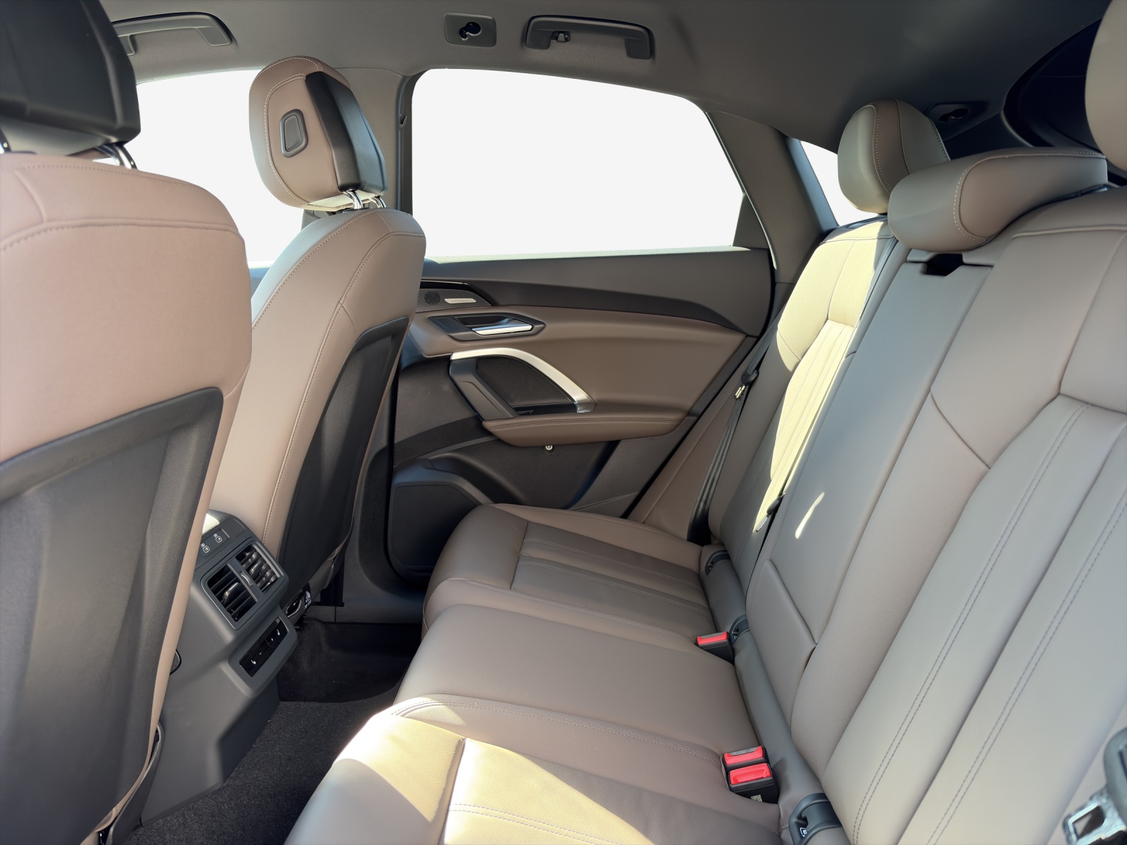 AUDI Q5 Sportback TDI quattro 150 kW S-tronic-image-11