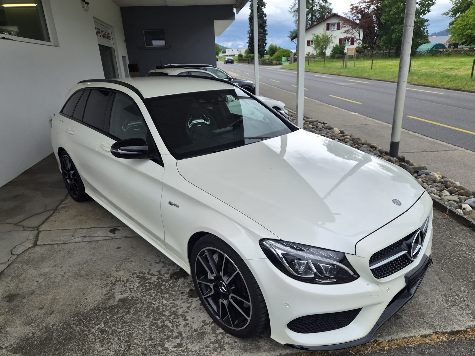 MERCEDES-BENZ C 43 AMG 4Matic 9G-Tronic-image-3