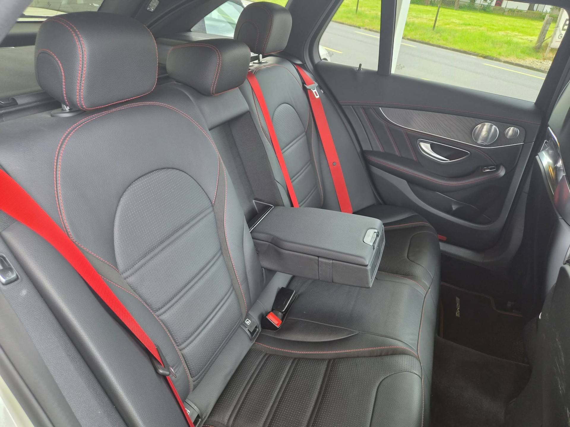 MERCEDES-BENZ C 43 AMG 4Matic 9G-Tronic-image-9