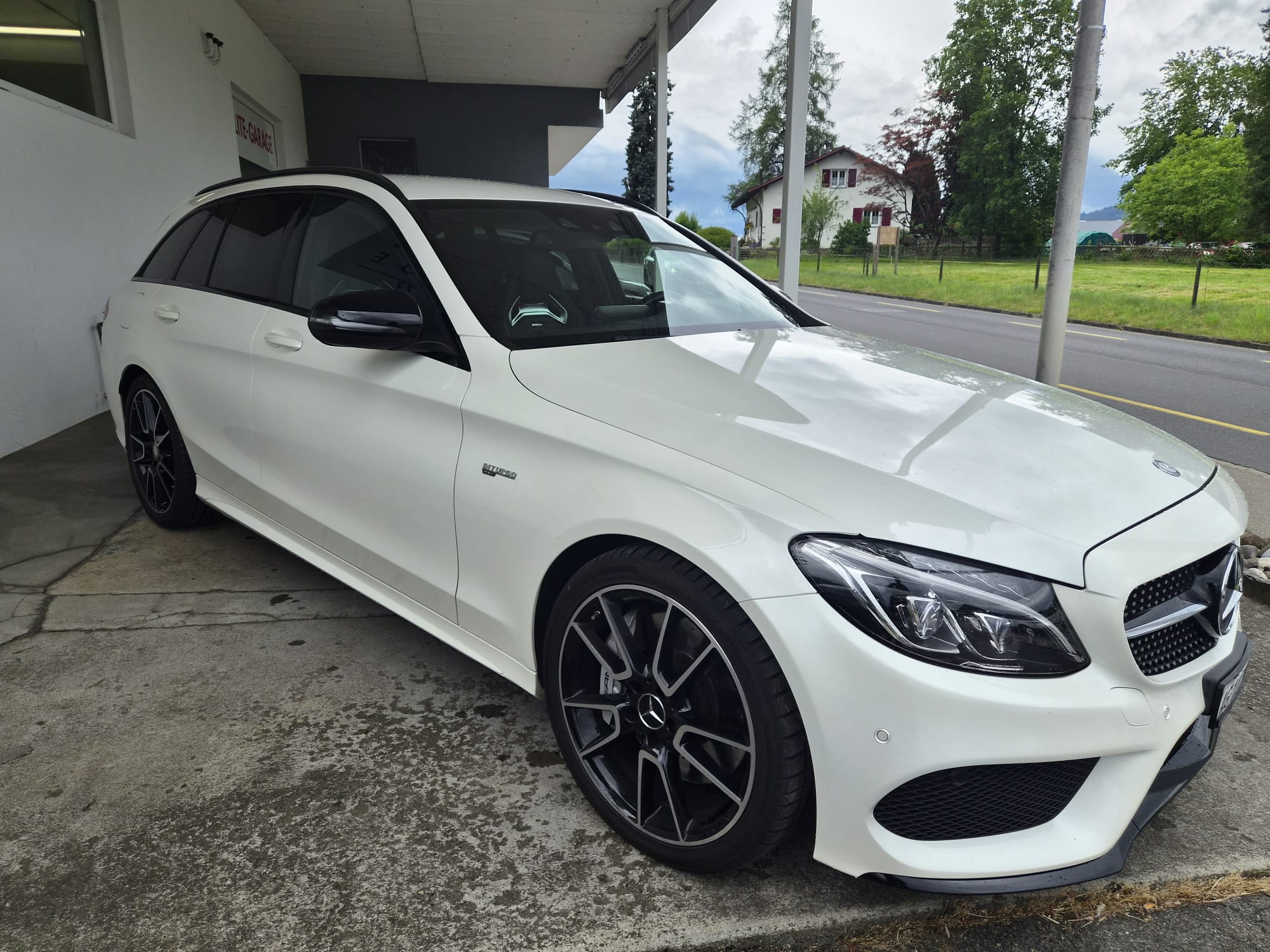 Car photo