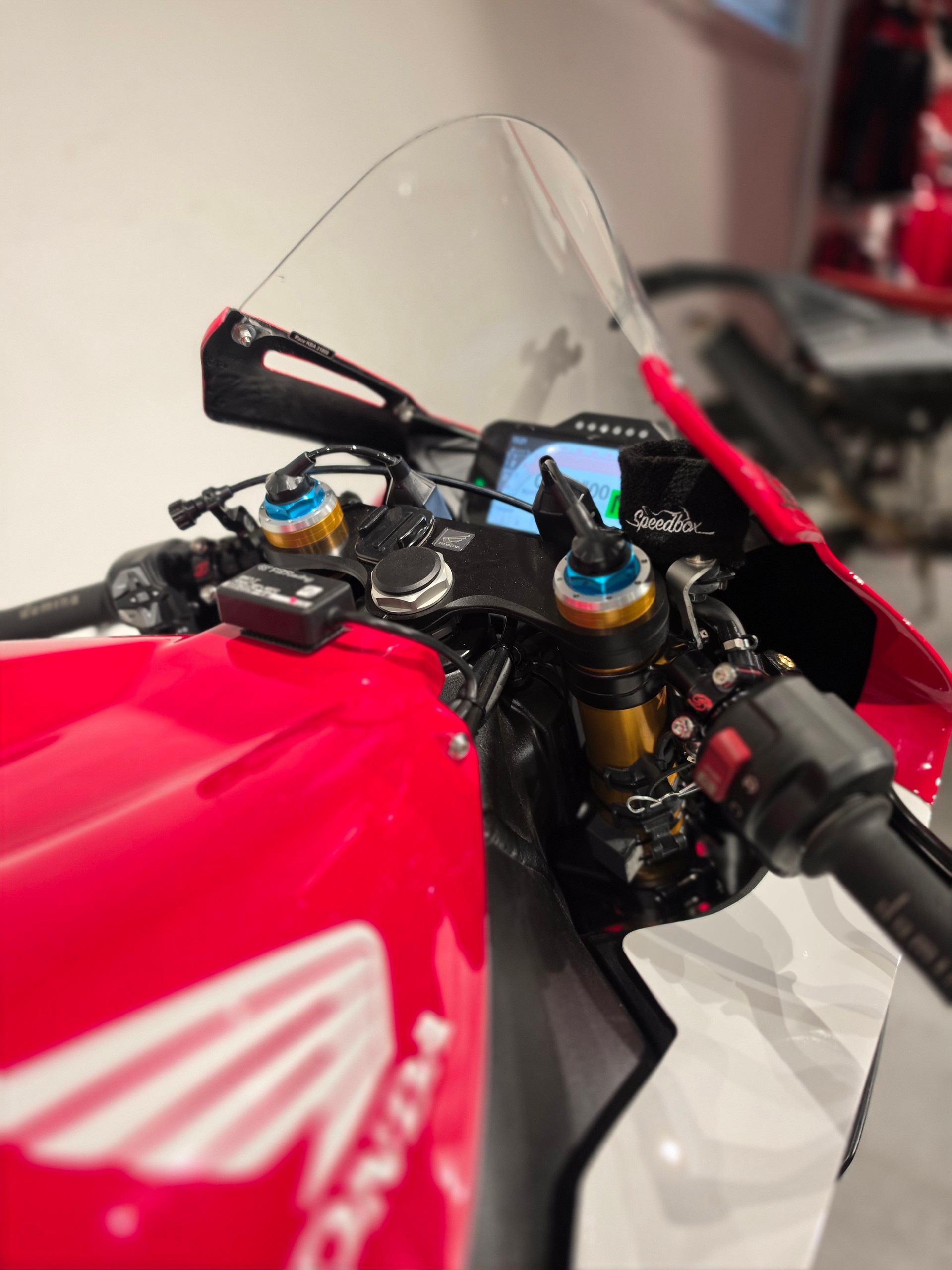 HONDA CBR 1000 RR-R Fireblade SP-image-11