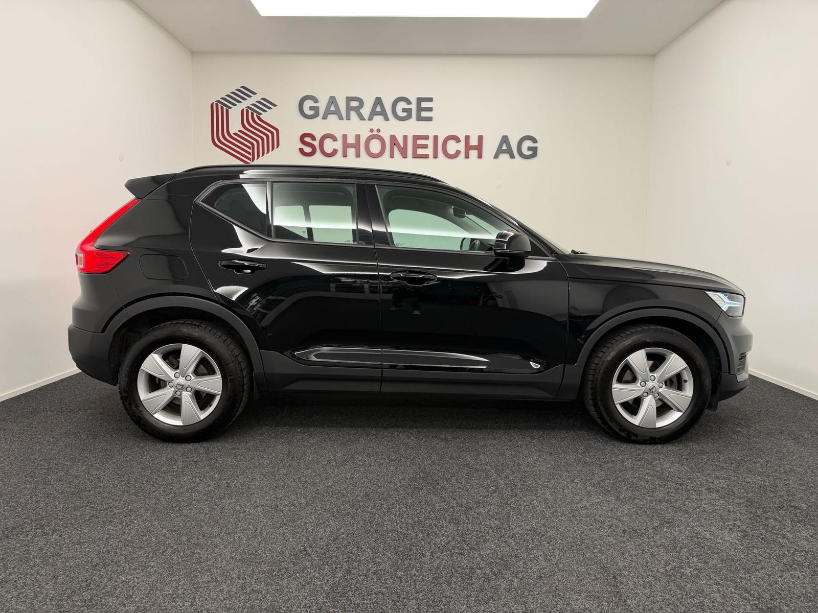 VOLVO XC40 T3 Momentum-image-3