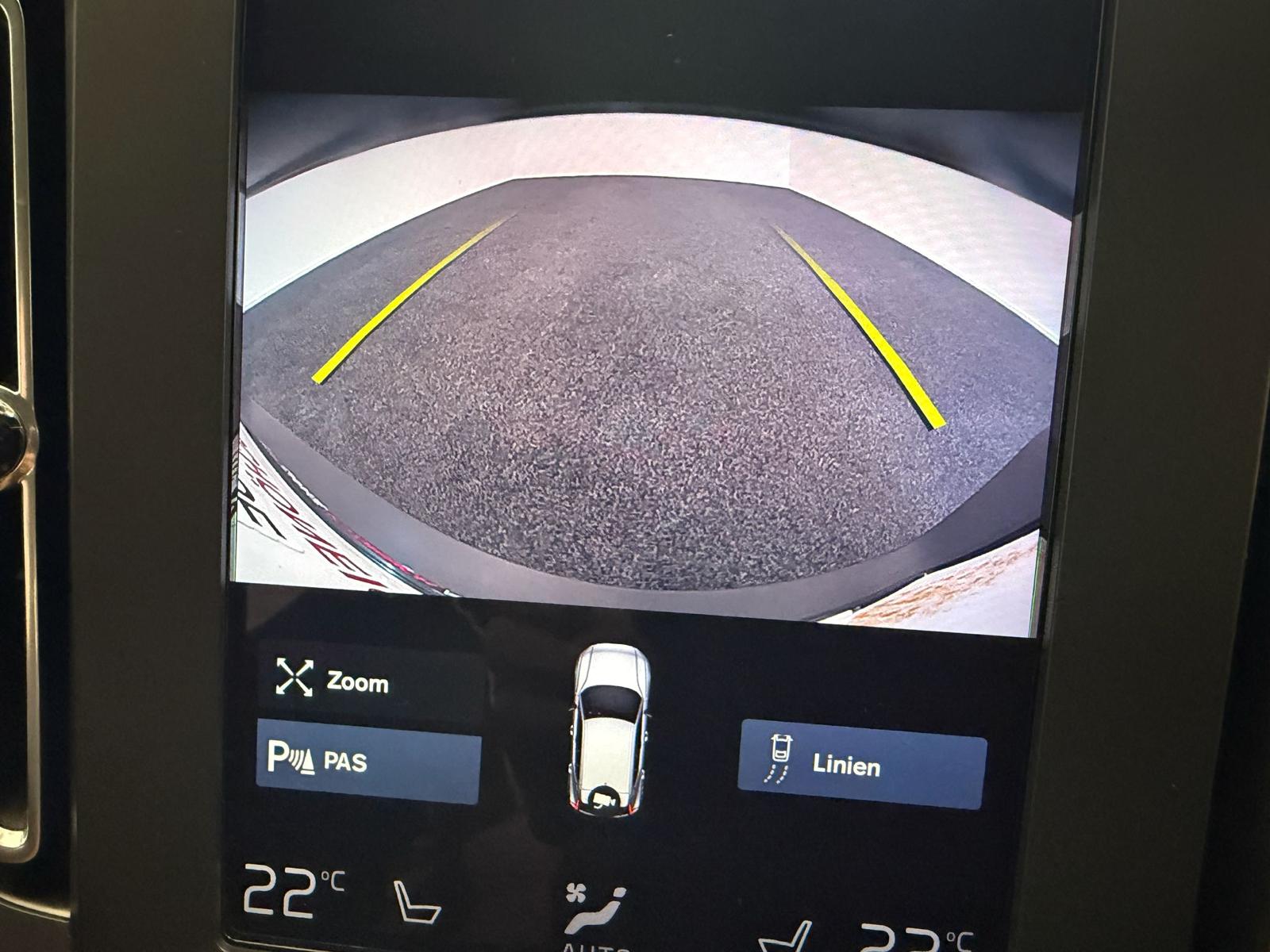 VOLVO XC40 T3 Momentum-image-14