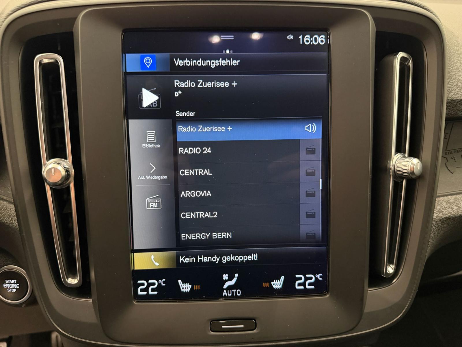 VOLVO XC40 T3 Momentum-image-16