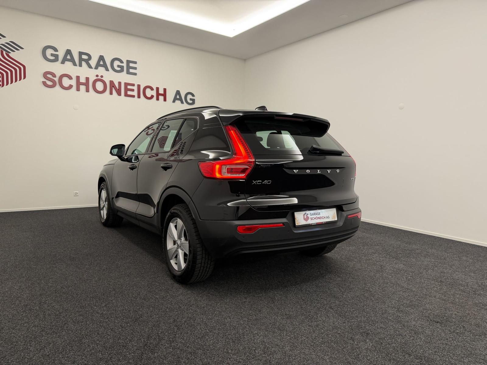 VOLVO XC40 T3 Momentum-image-6
