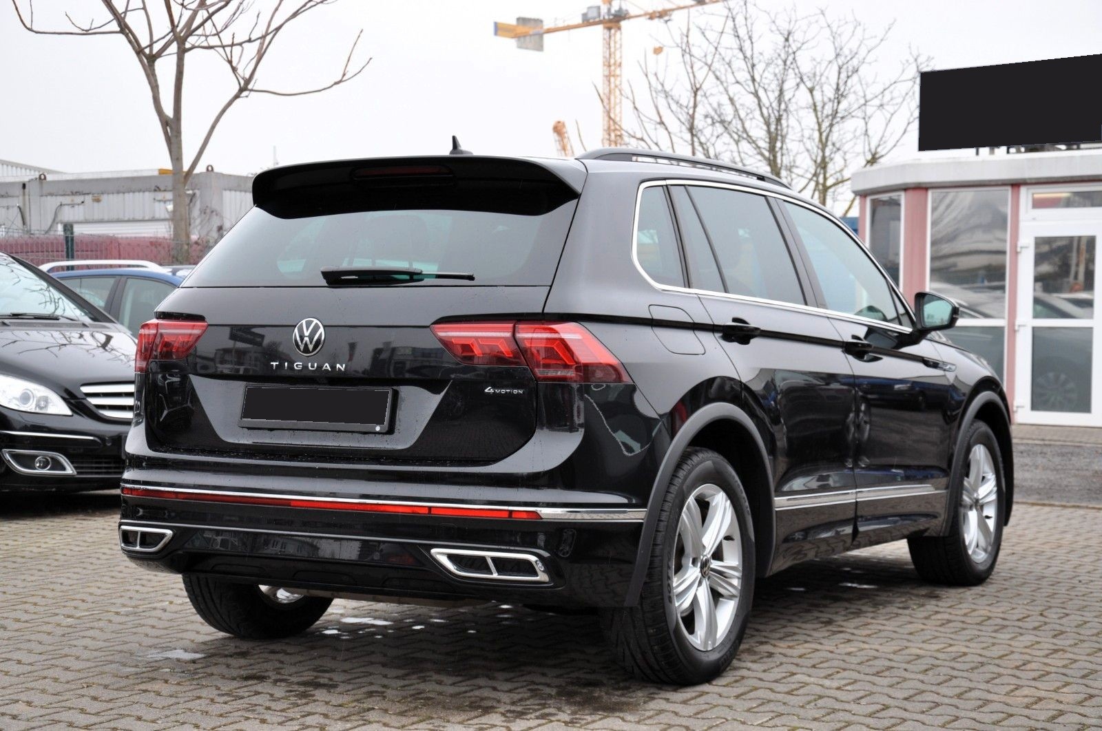 VW Tiguan 2.0TSI R-Line 4Motion DSG-showroom-element-2
