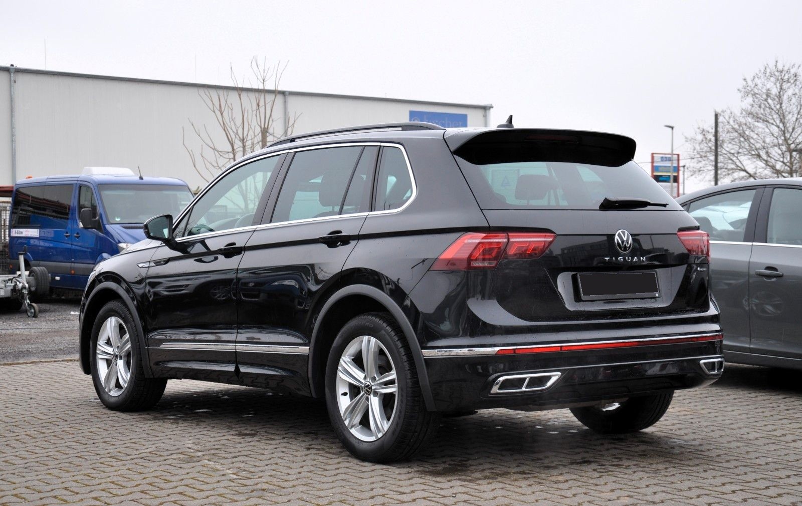 VW Tiguan 2.0TSI R-Line 4Motion DSG-showroom-element-3