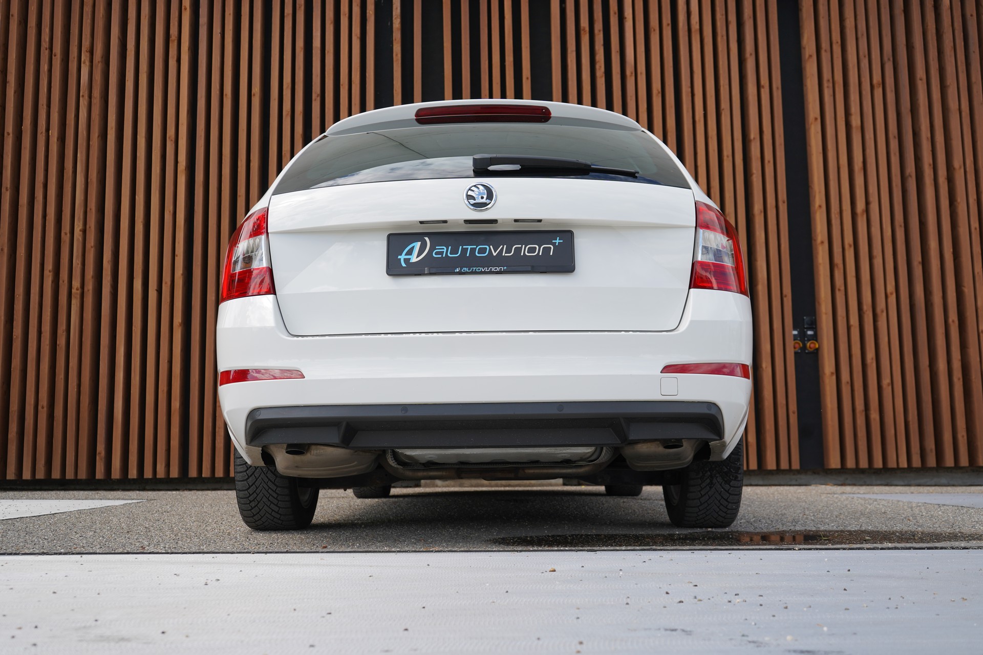 SKODA OCTAVIA COMBI 1.8 TSI ELEGANCE 4x4 DSG l 180 PS-image-15