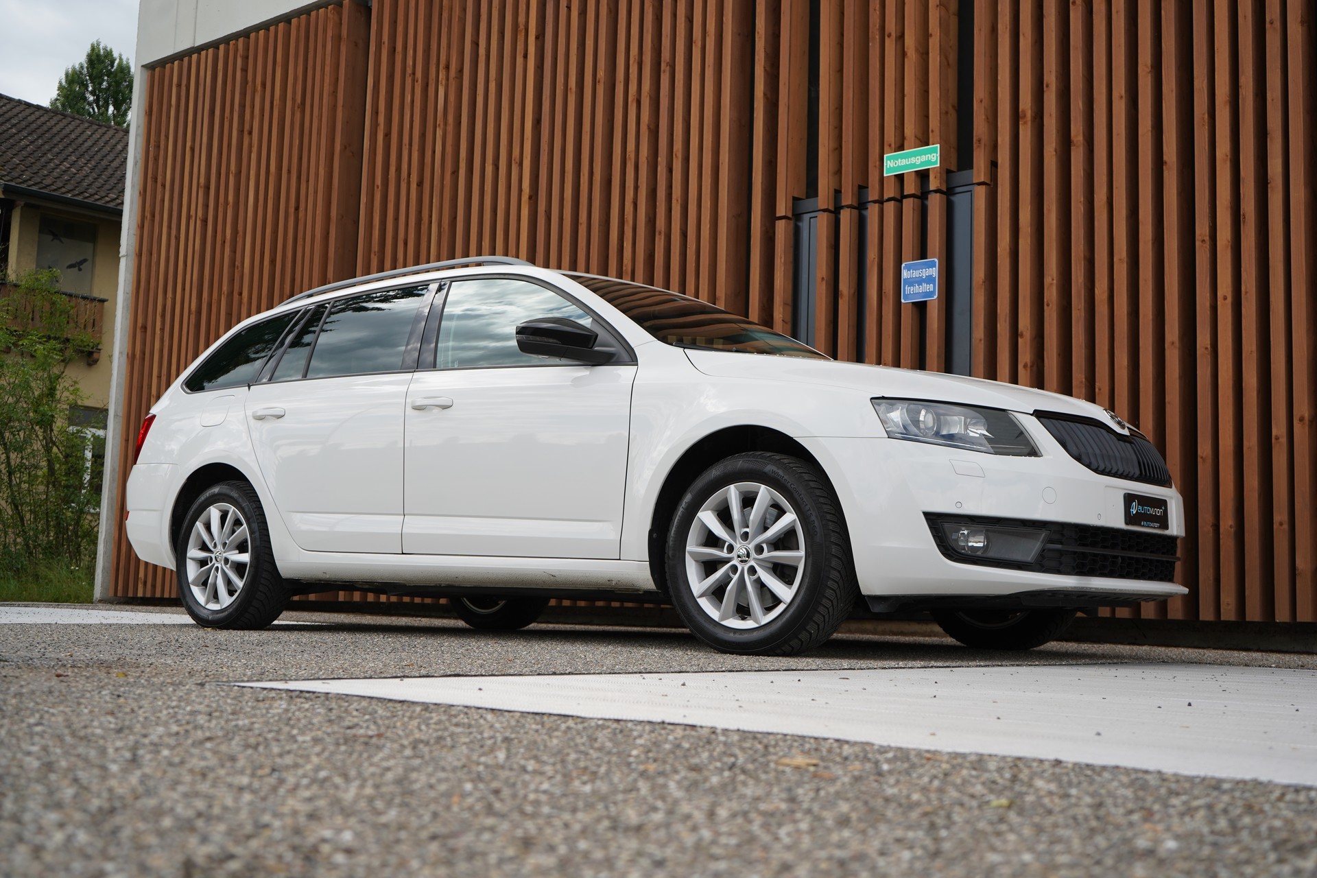 SKODA OCTAVIA COMBI 1.8 TSI ELEGANCE 4x4 DSG l 180 PS-image-7