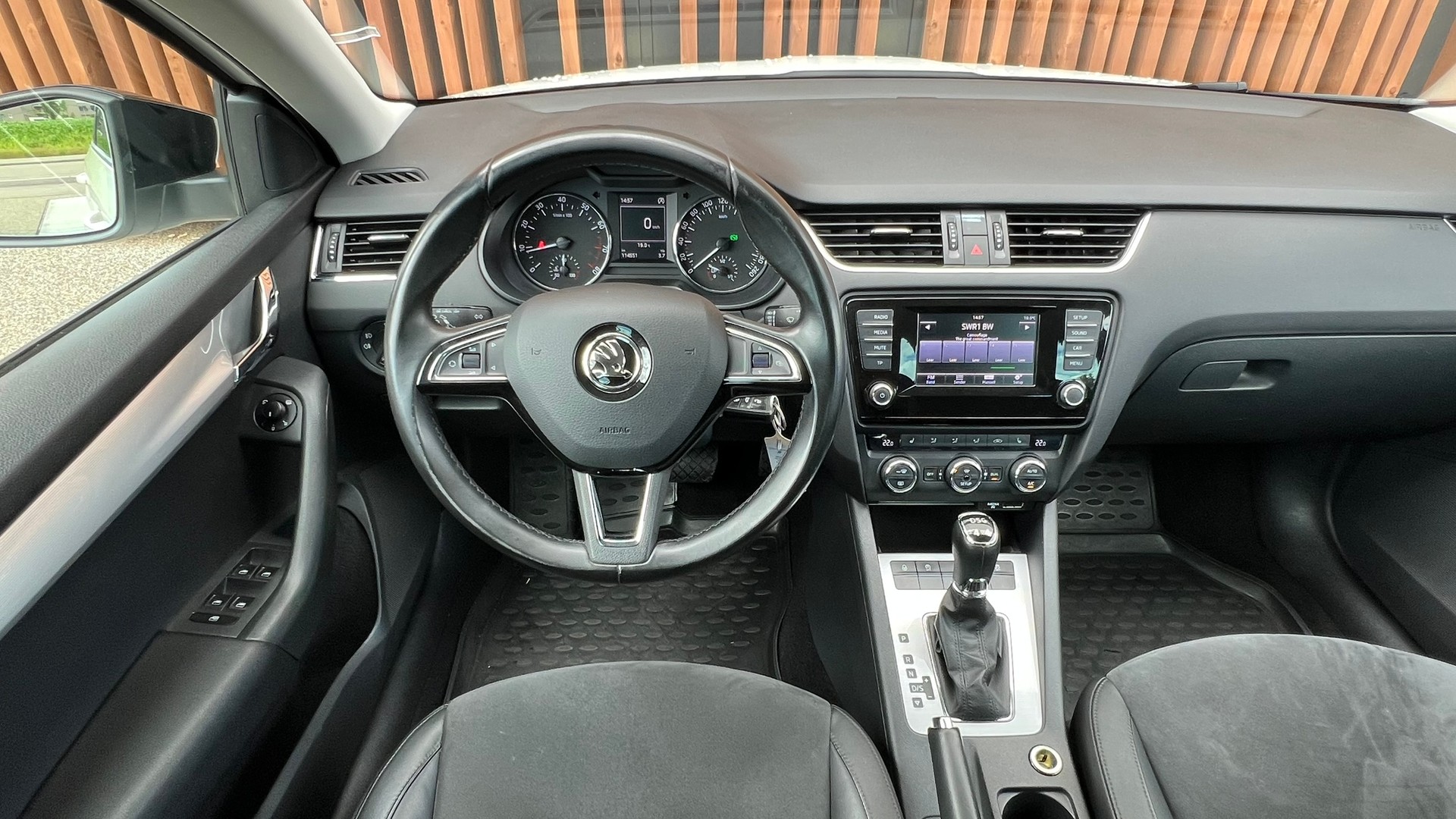 SKODA OCTAVIA COMBI 1.8 TSI ELEGANCE 4x4 DSG l 180 PS-image-20