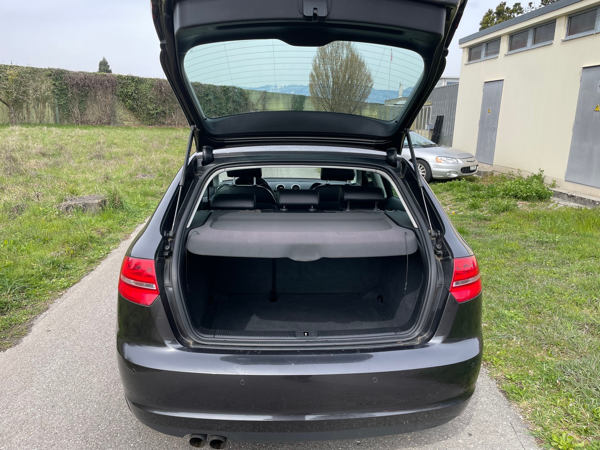 AUDI A3 Sportback 1.4 TFSI Ambiente S-tronic-image-9