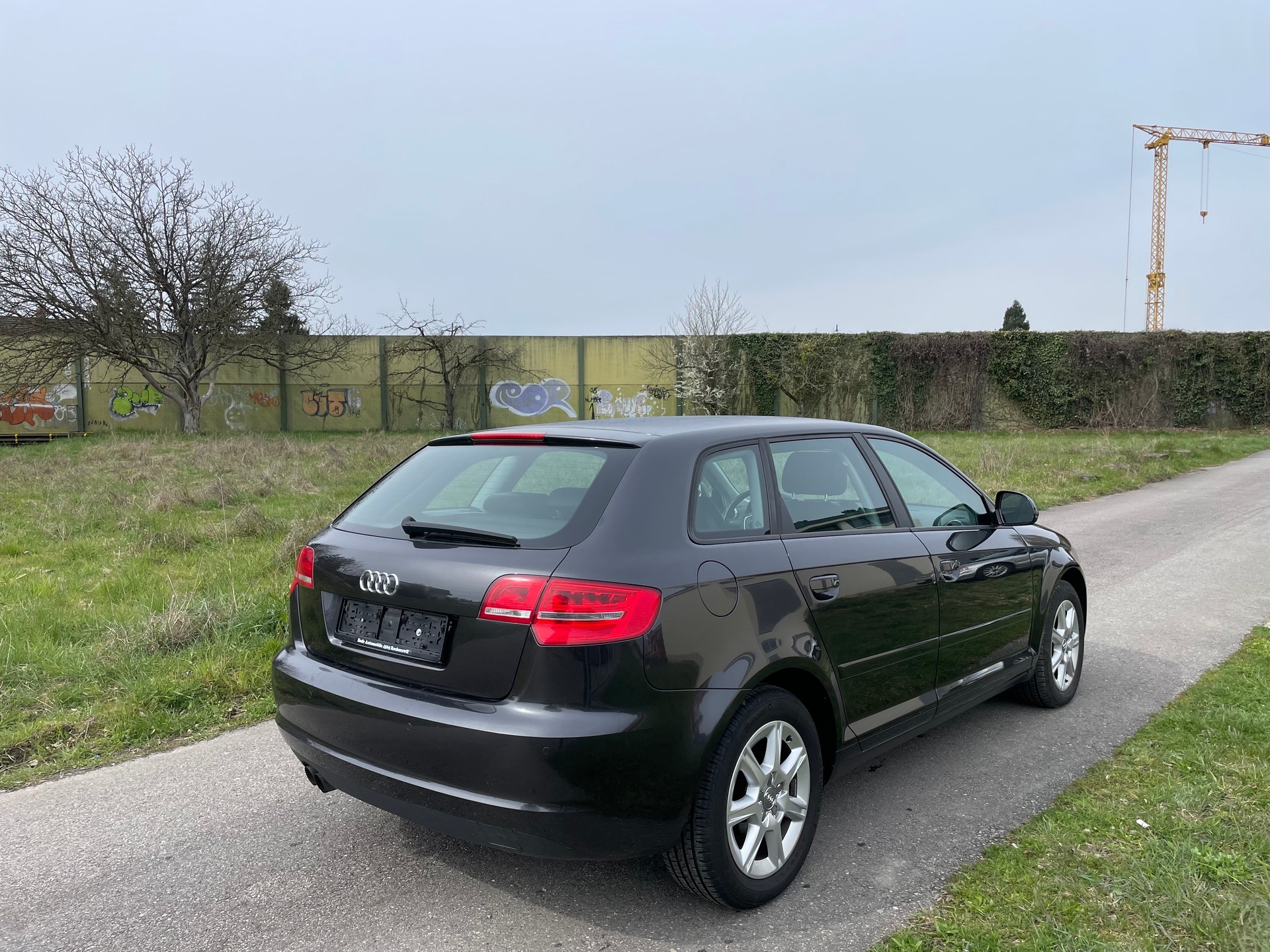 AUDI A3 Sportback 1.4 TFSI Ambiente S-tronic-image-4