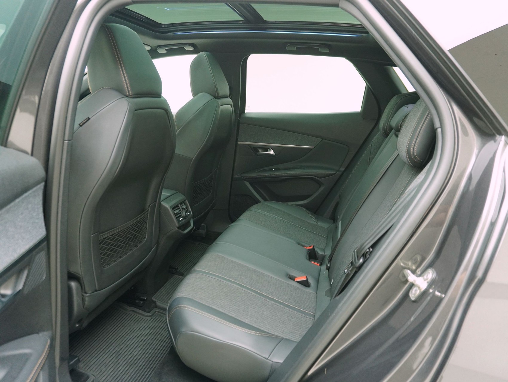 PEUGEOT 3008 1.6 PureTech GT Line-image-13