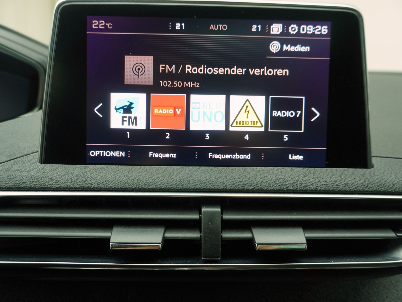 PEUGEOT 3008 1.6 PureTech GT Line-image-22