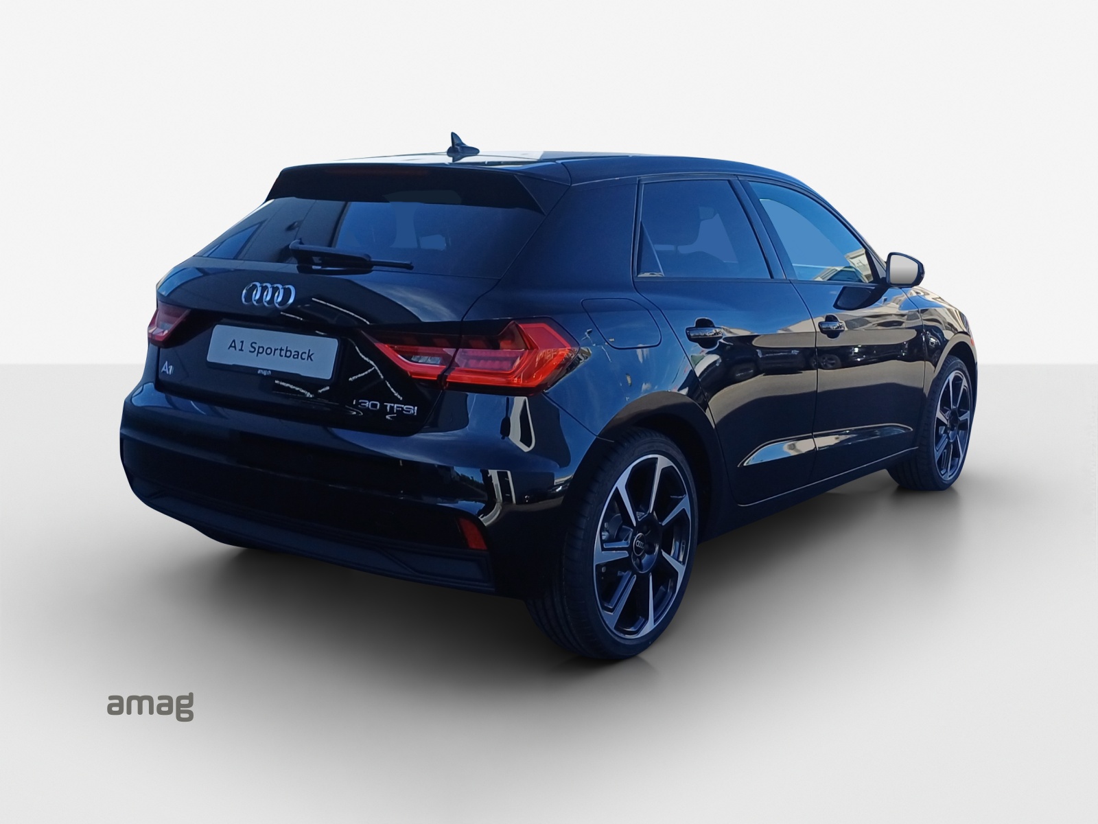 AUDI A1 Sportback 30 TFSI Attraction S-tronic-image-4