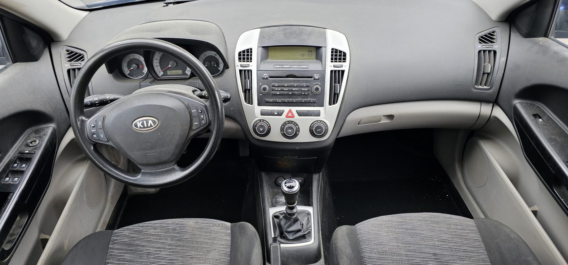 KIA Cee'd Sporty Wagon 1.6 16V Style-image-11