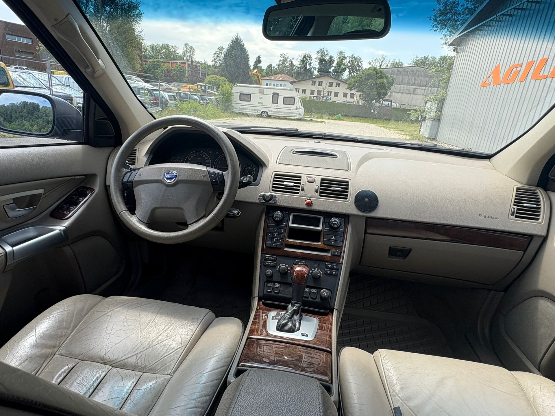 VOLVO XC90 V8 AWD Executive Geartronic-image-3
