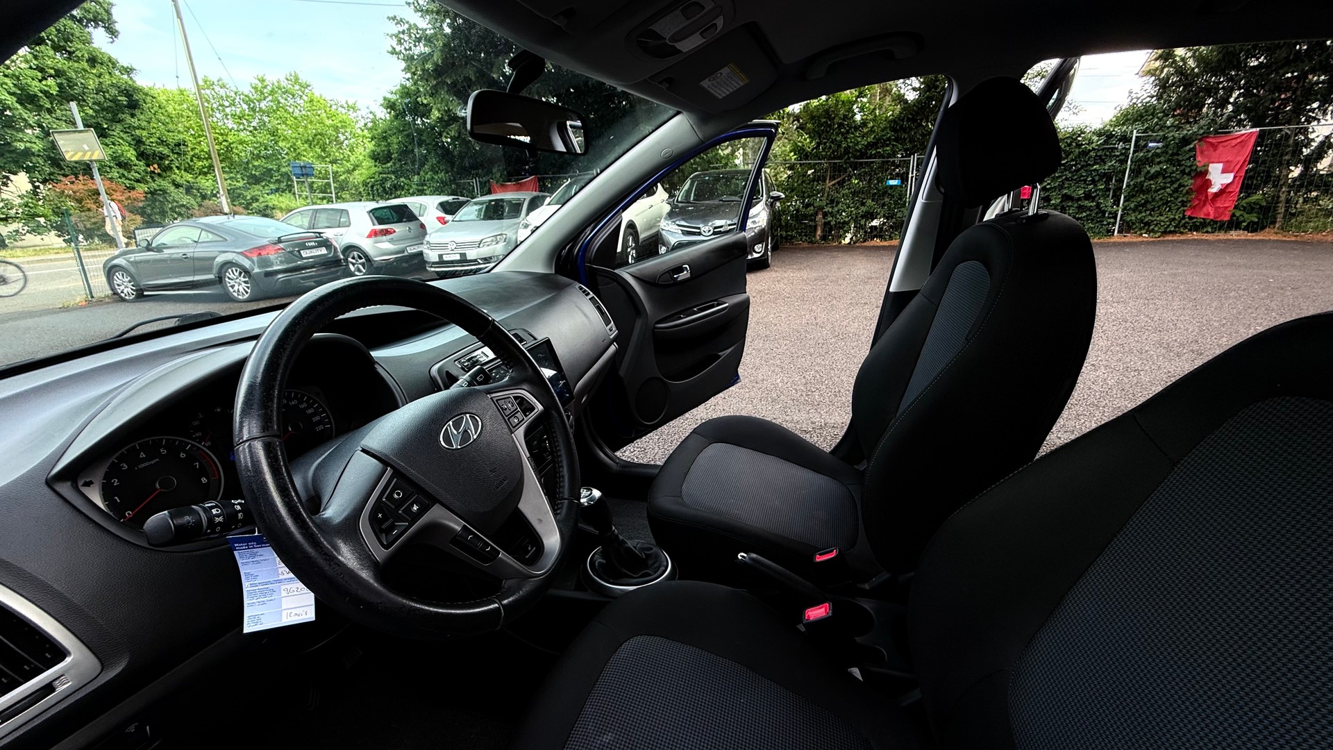 HYUNDAI i20 1.4 Style-image-8