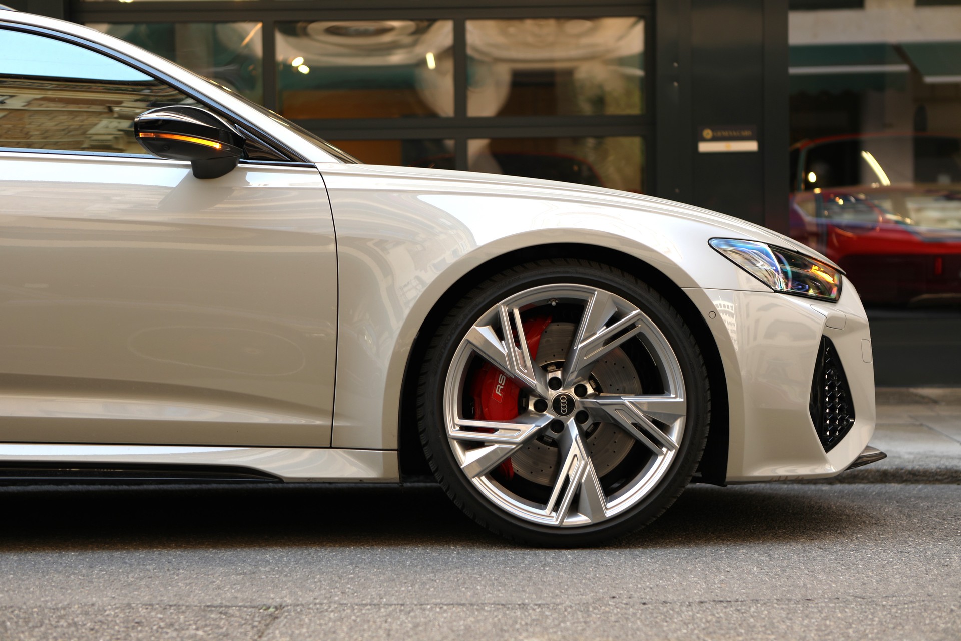AUDI RS6 Avant 4.0 TFSI V8 quattro-image-4