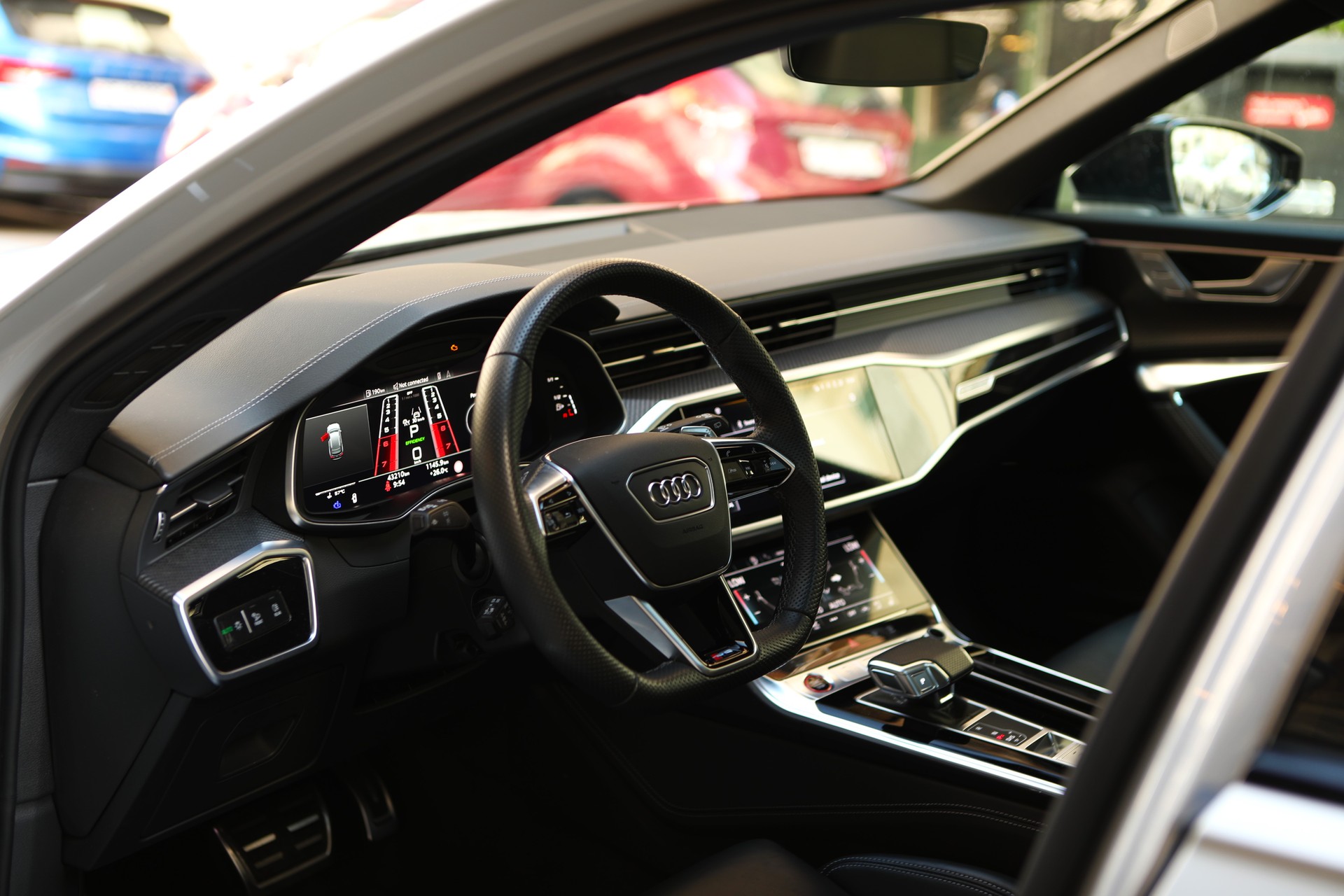 AUDI RS6 Avant 4.0 TFSI V8 quattro-image-7