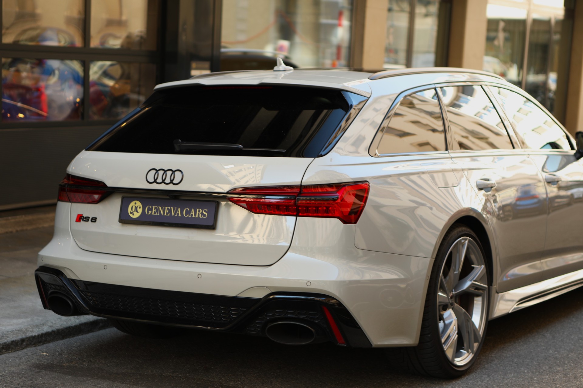 AUDI RS6 Avant 4.0 TFSI V8 quattro-image-5