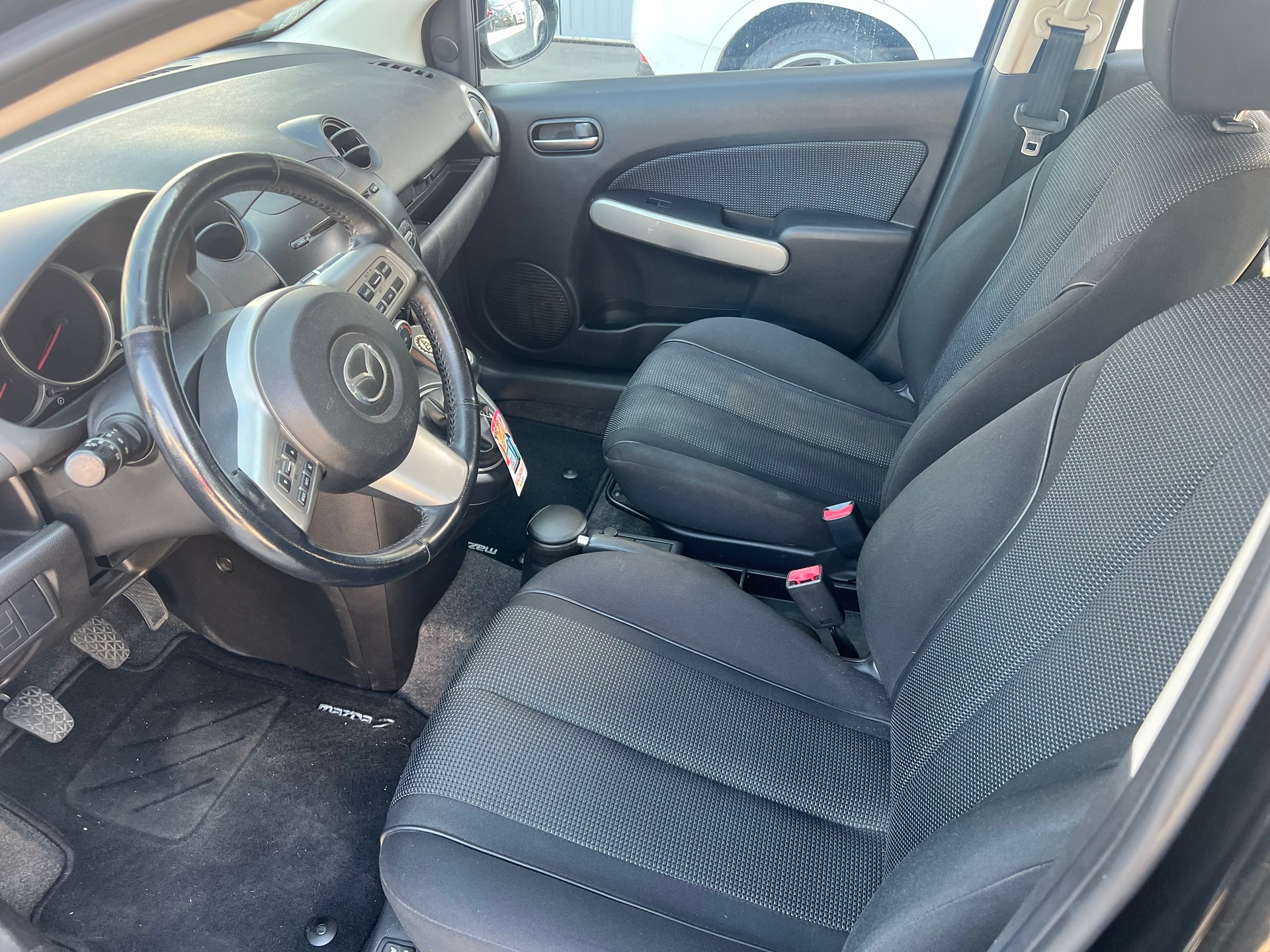MAZDA 2 1.5i 16V Sport-image-5