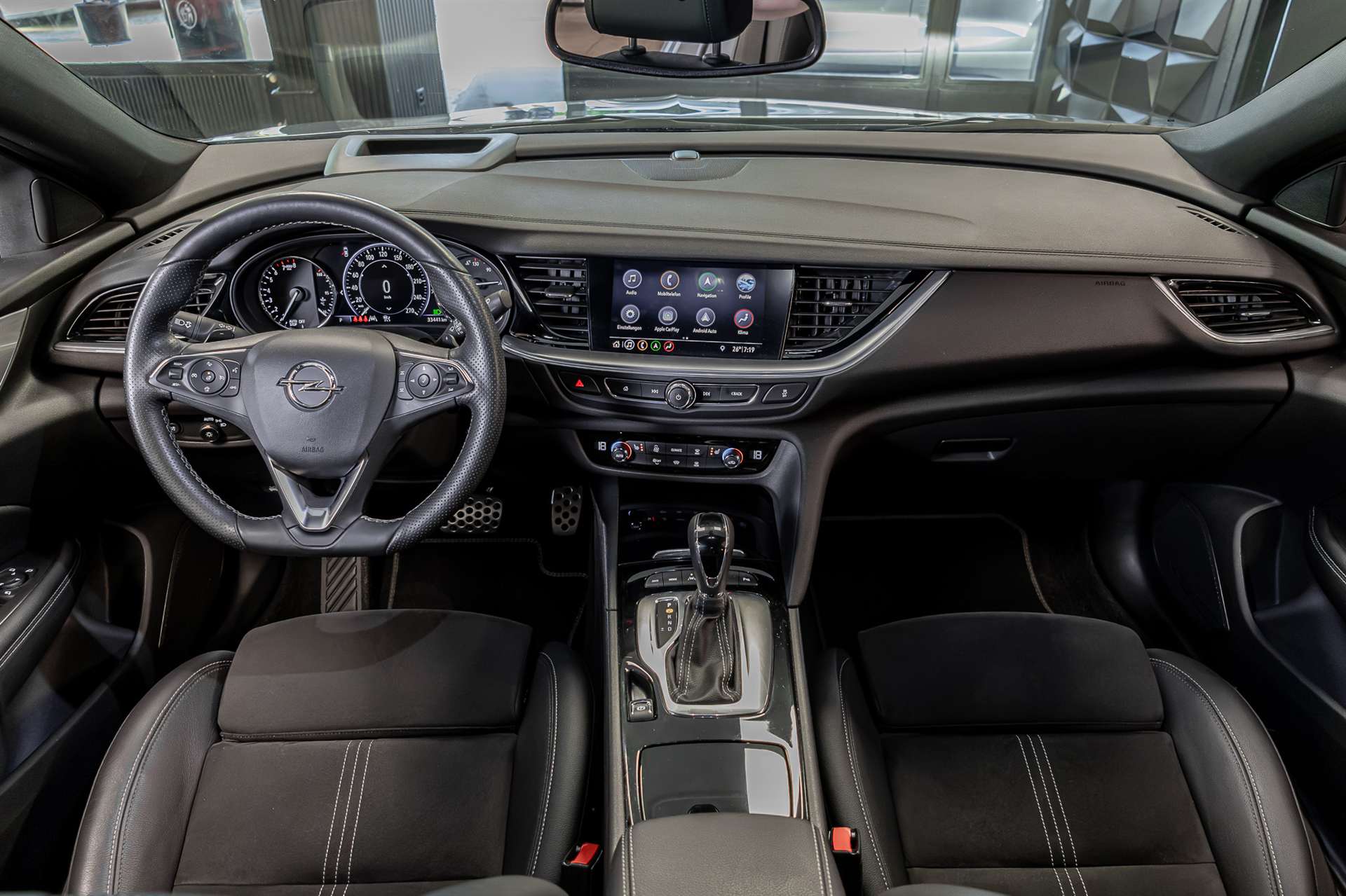OPEL Insignia 2.0 T GSi 4WD Automatic-image-5