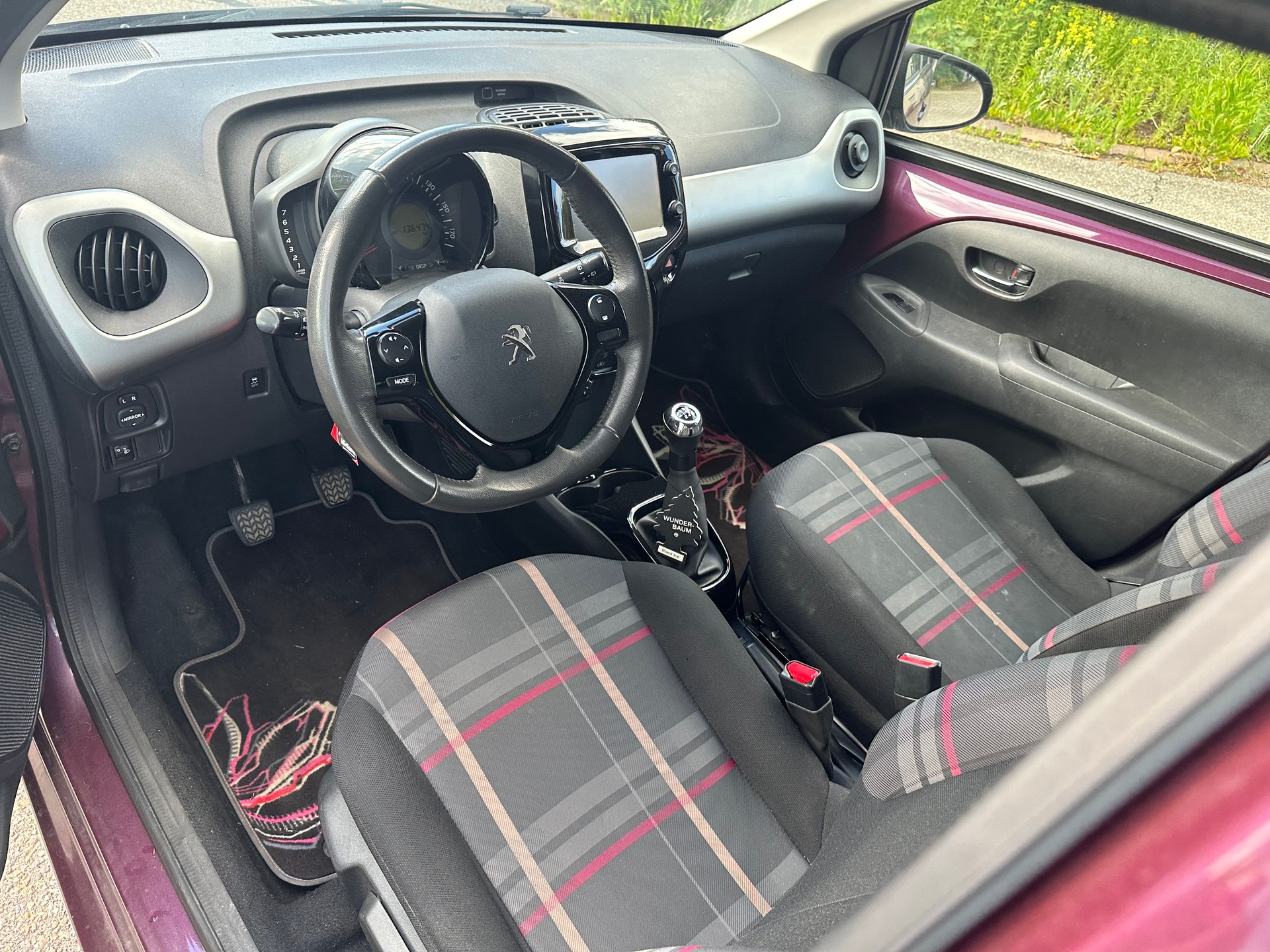 PEUGEOT 108 1.2 VTi Active-image-10