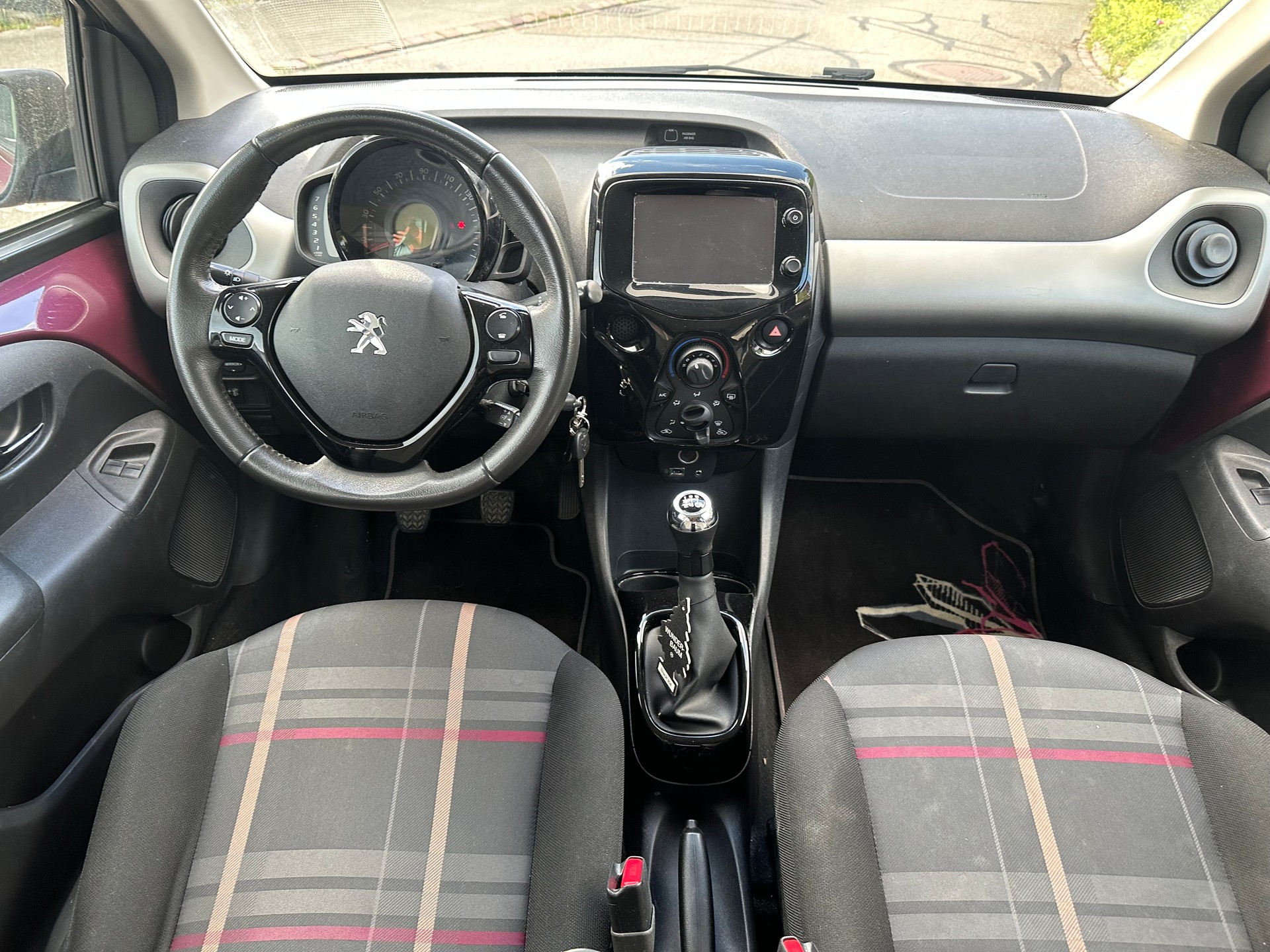 PEUGEOT 108 1.2 VTi Active-image-8