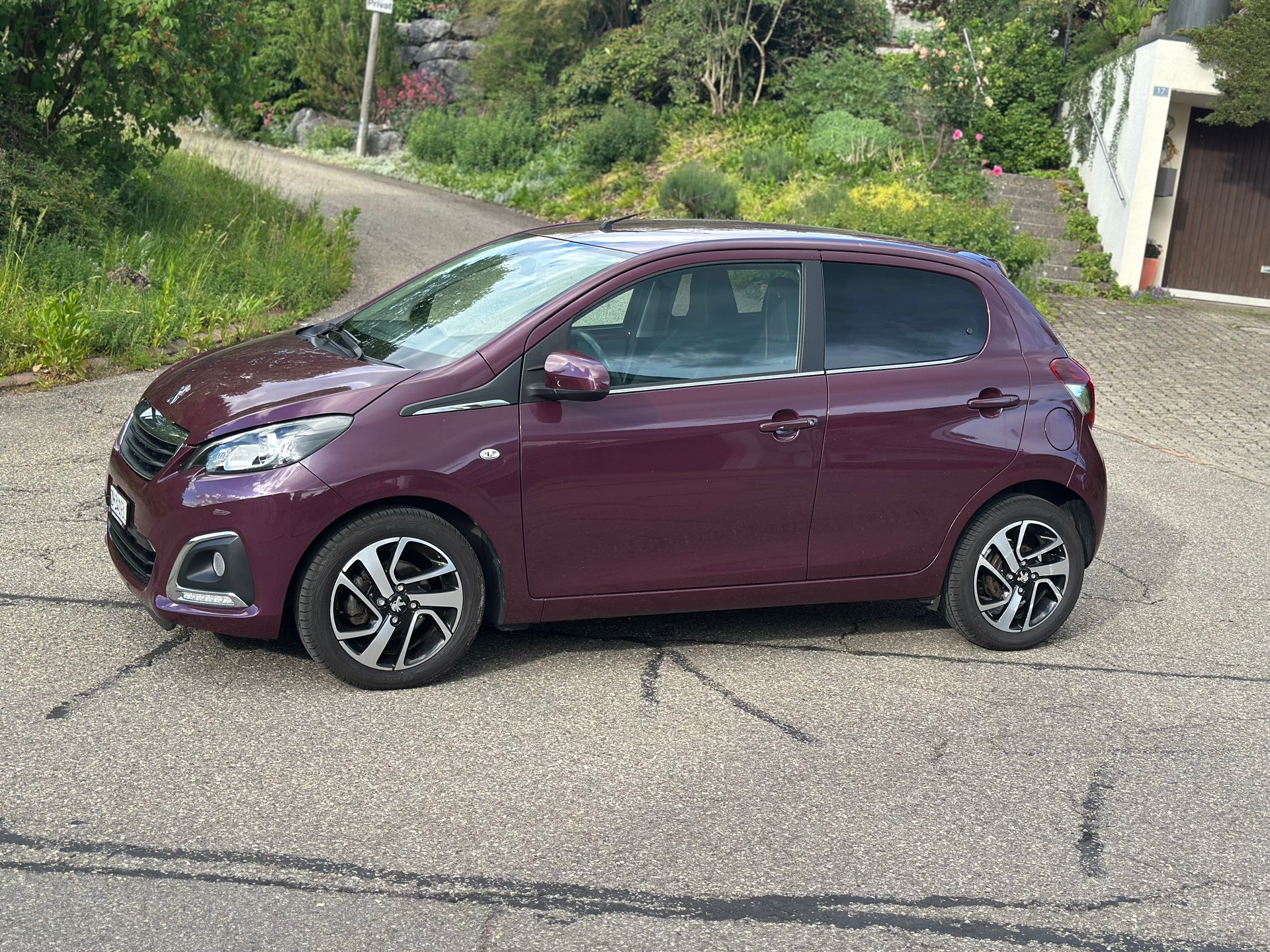 PEUGEOT 108 1.2 VTi Active-image-1