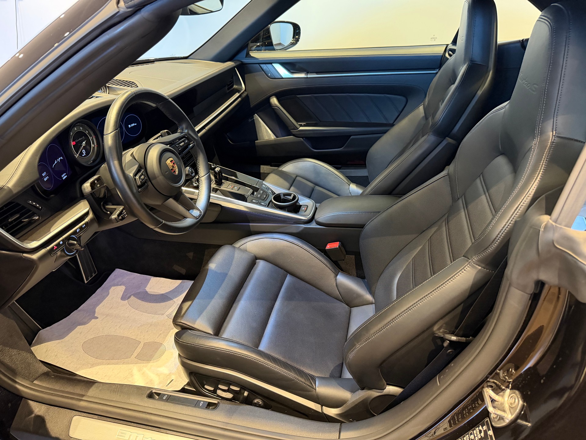 PORSCHE 911 Cabriolet 3.7 Turbo S PDK-image-10