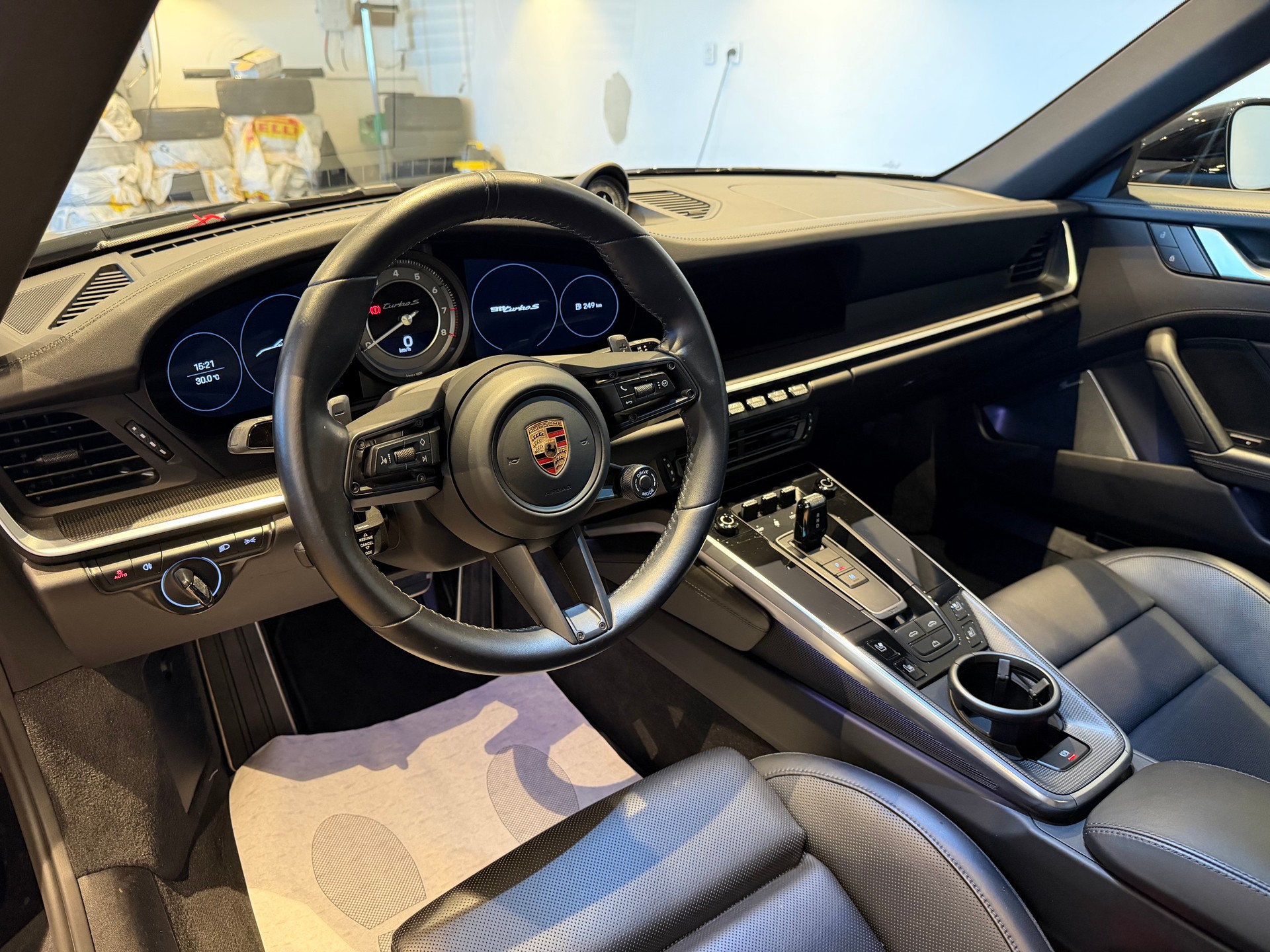 PORSCHE 911 Cabriolet 3.7 Turbo S PDK-image-11