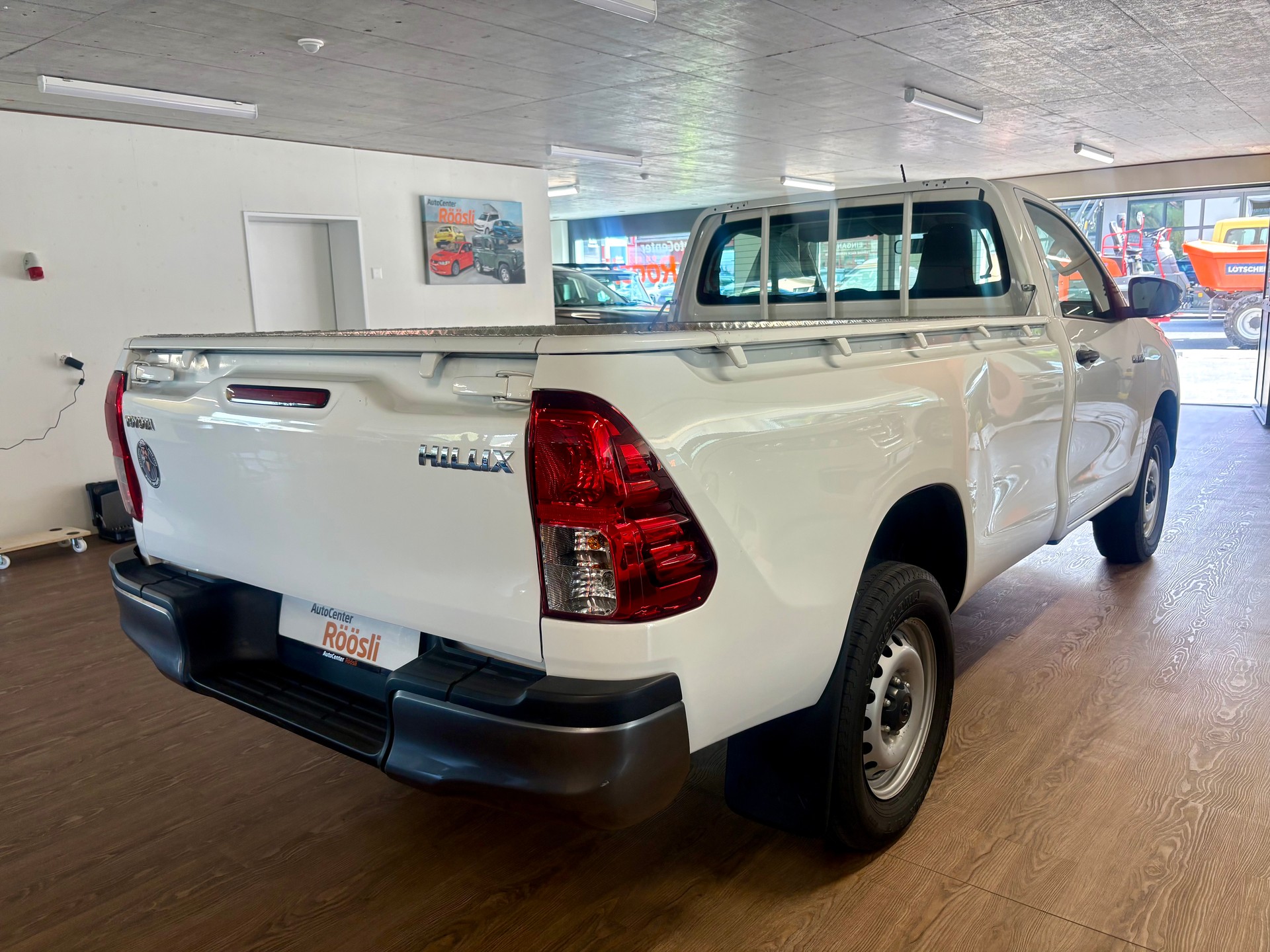 TOYOTA Hilux 2.4D-4D Comfort Single Cab 4x4-image-3