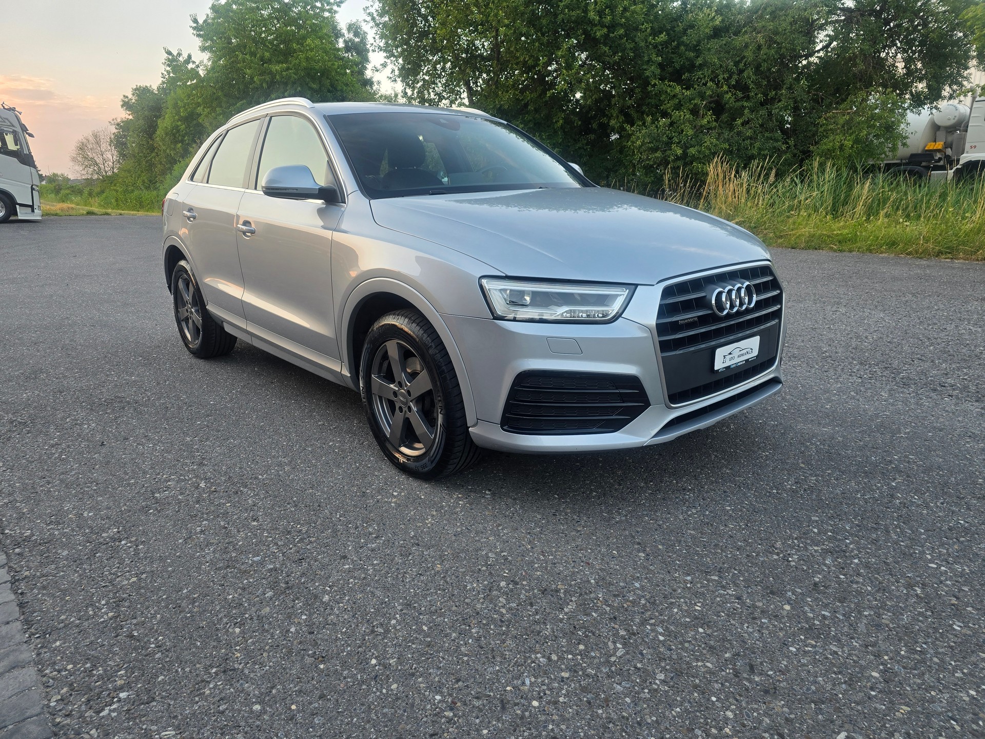 AUDI Q3 2.0 TDI quattro S-tronic-image-1