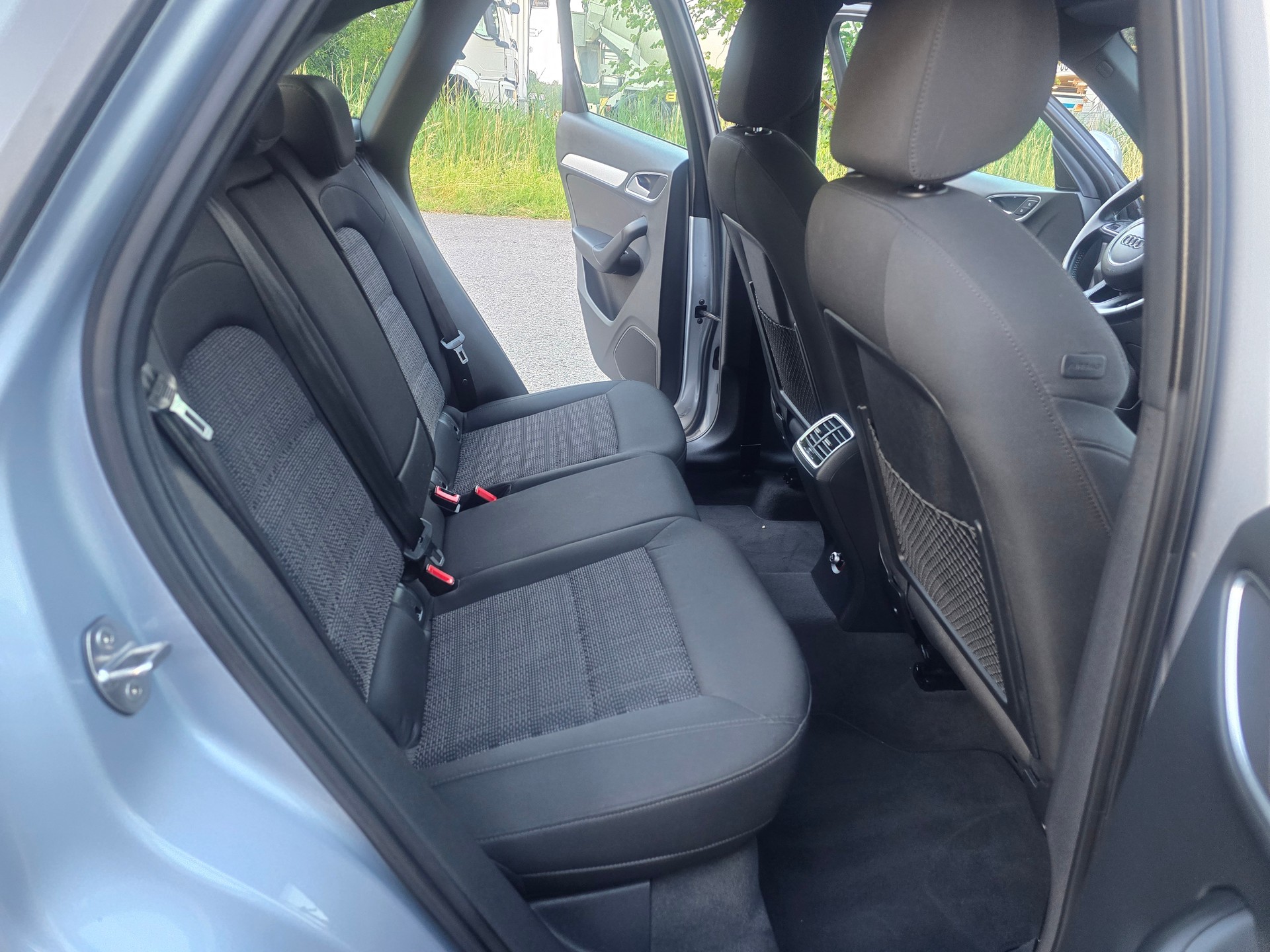 AUDI Q3 2.0 TDI quattro S-tronic-image-15
