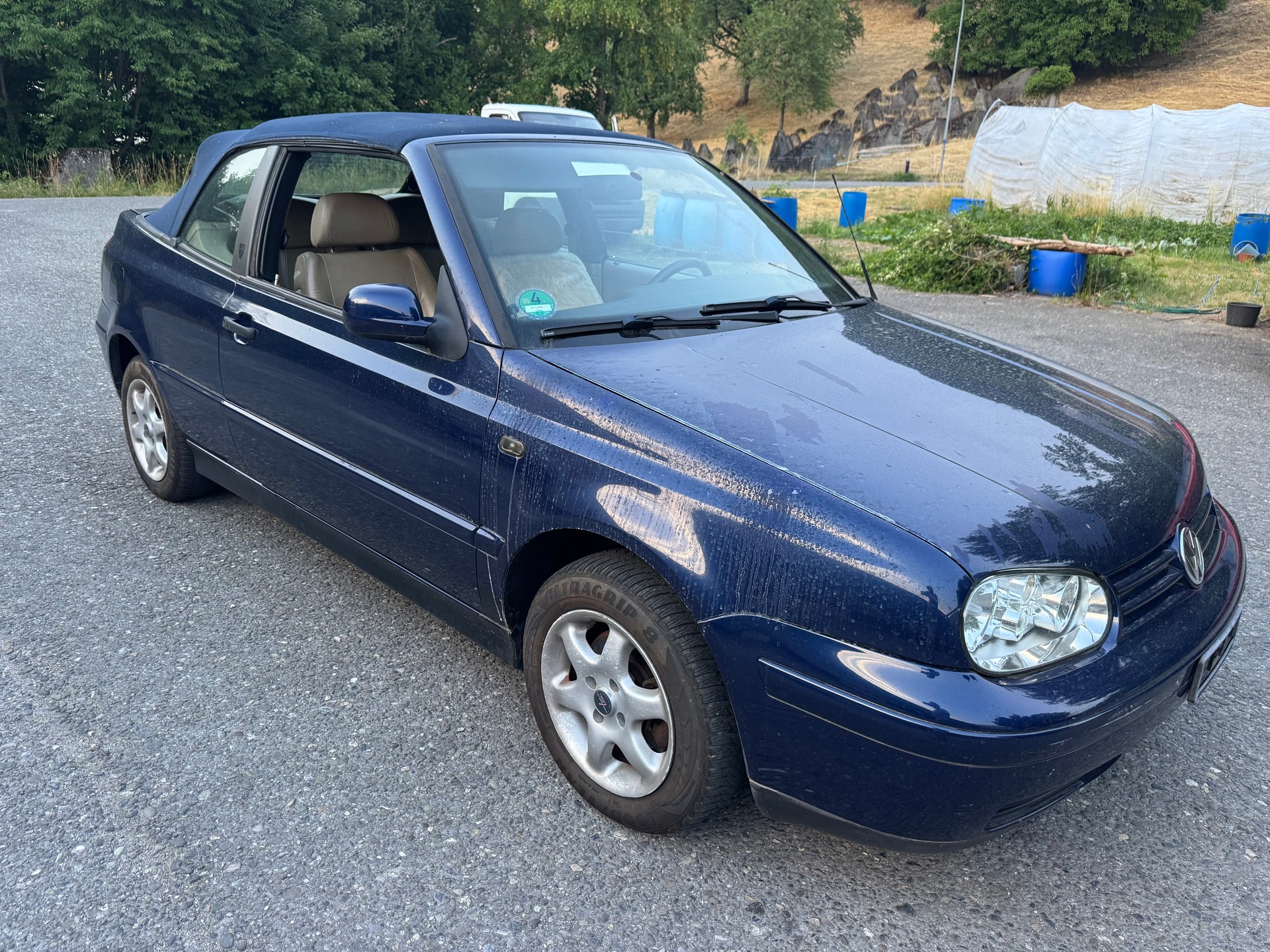 VW Golf Cabriolet 2000 Swiss Classic-image-1