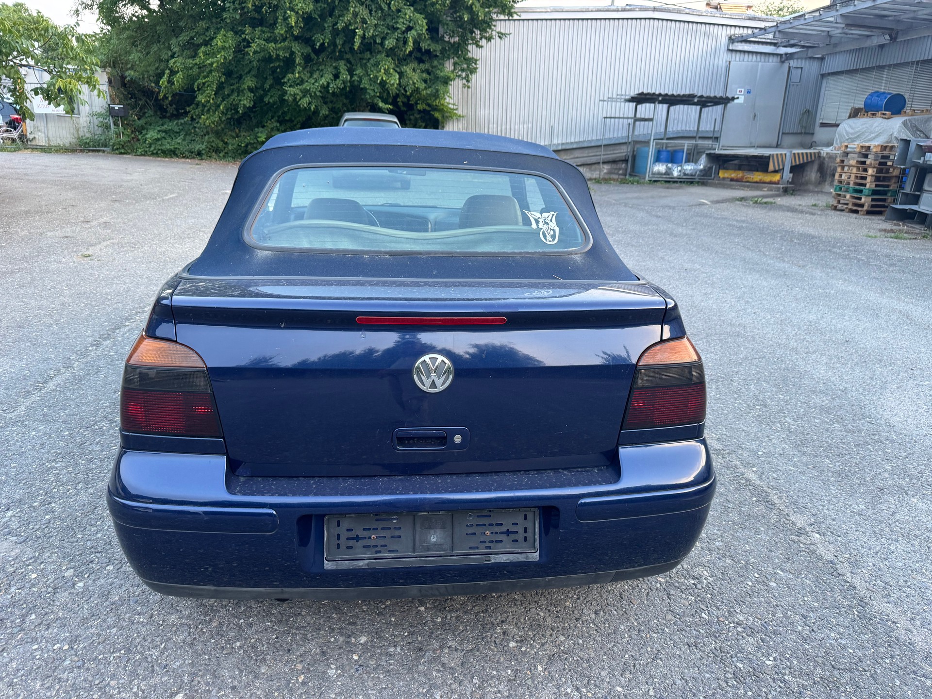 VW Golf Cabriolet 2000 Swiss Classic-image-4