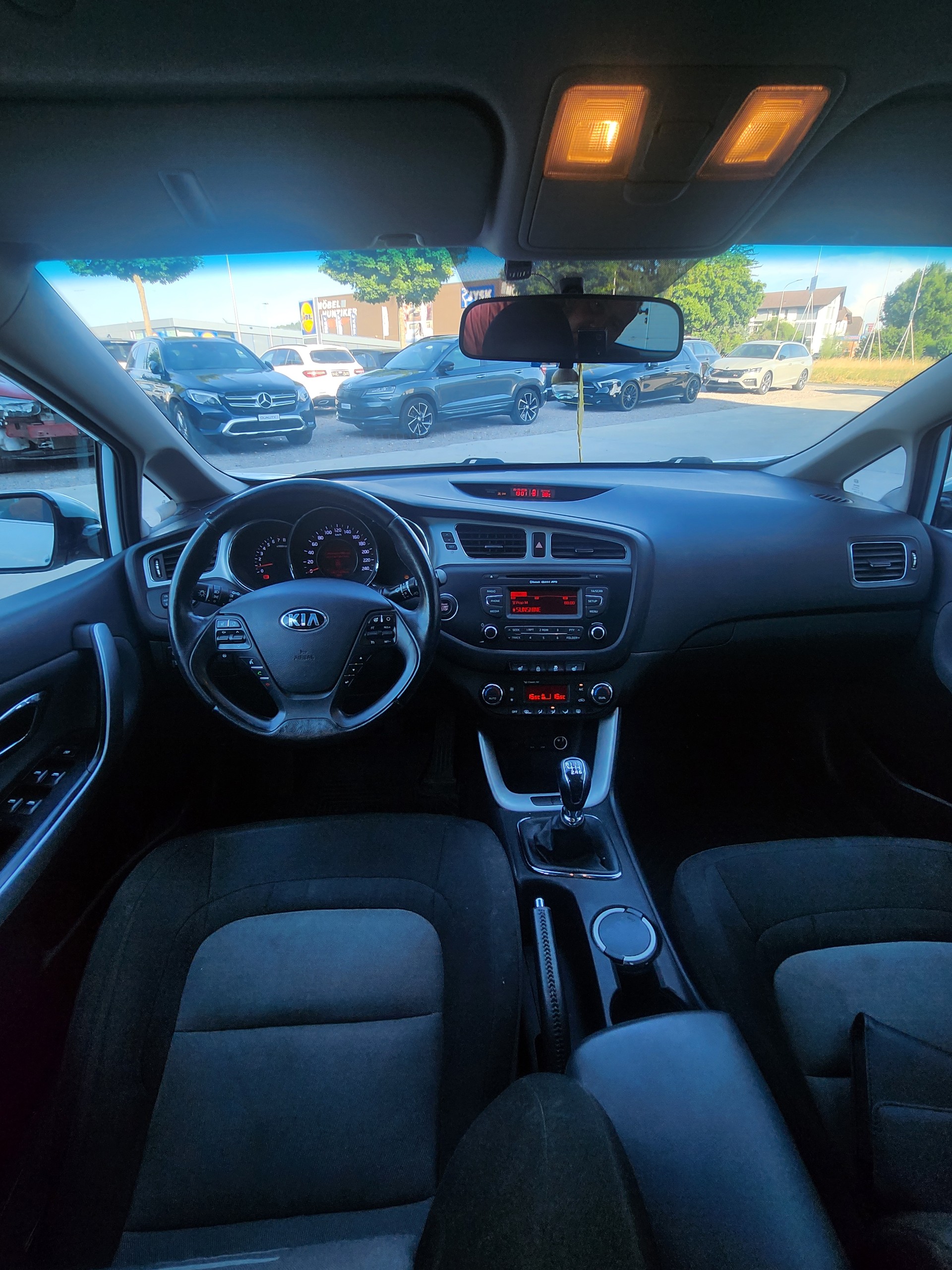 KIA Cee'd 1.6 GDi Style-image-13