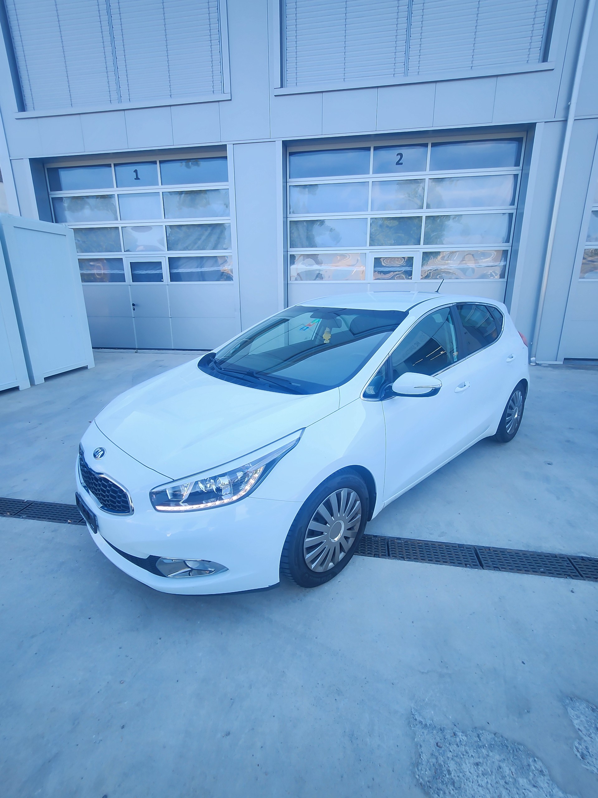 KIA Cee'd 1.6 GDi Style-image-1