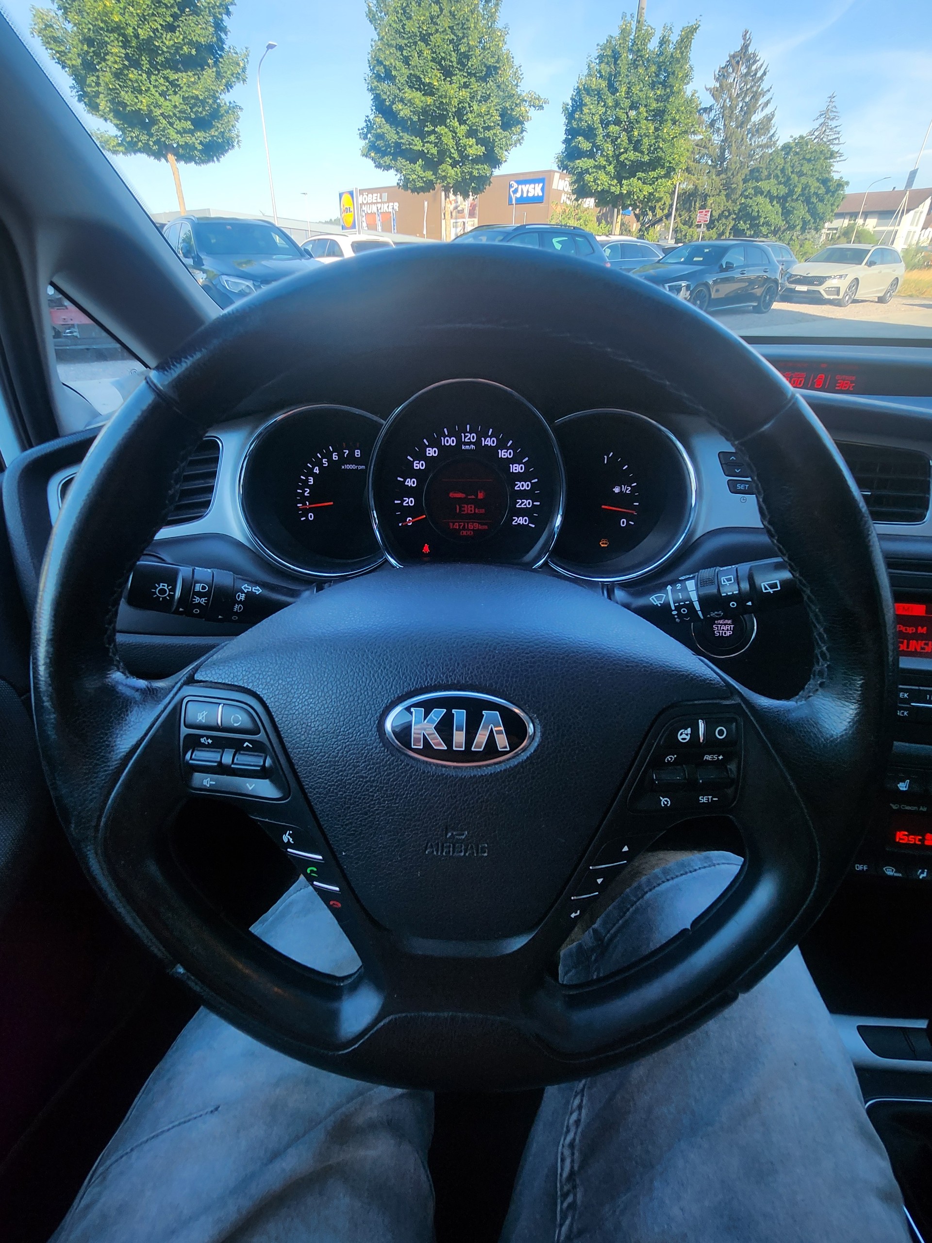 KIA Cee'd 1.6 GDi Style-image-12
