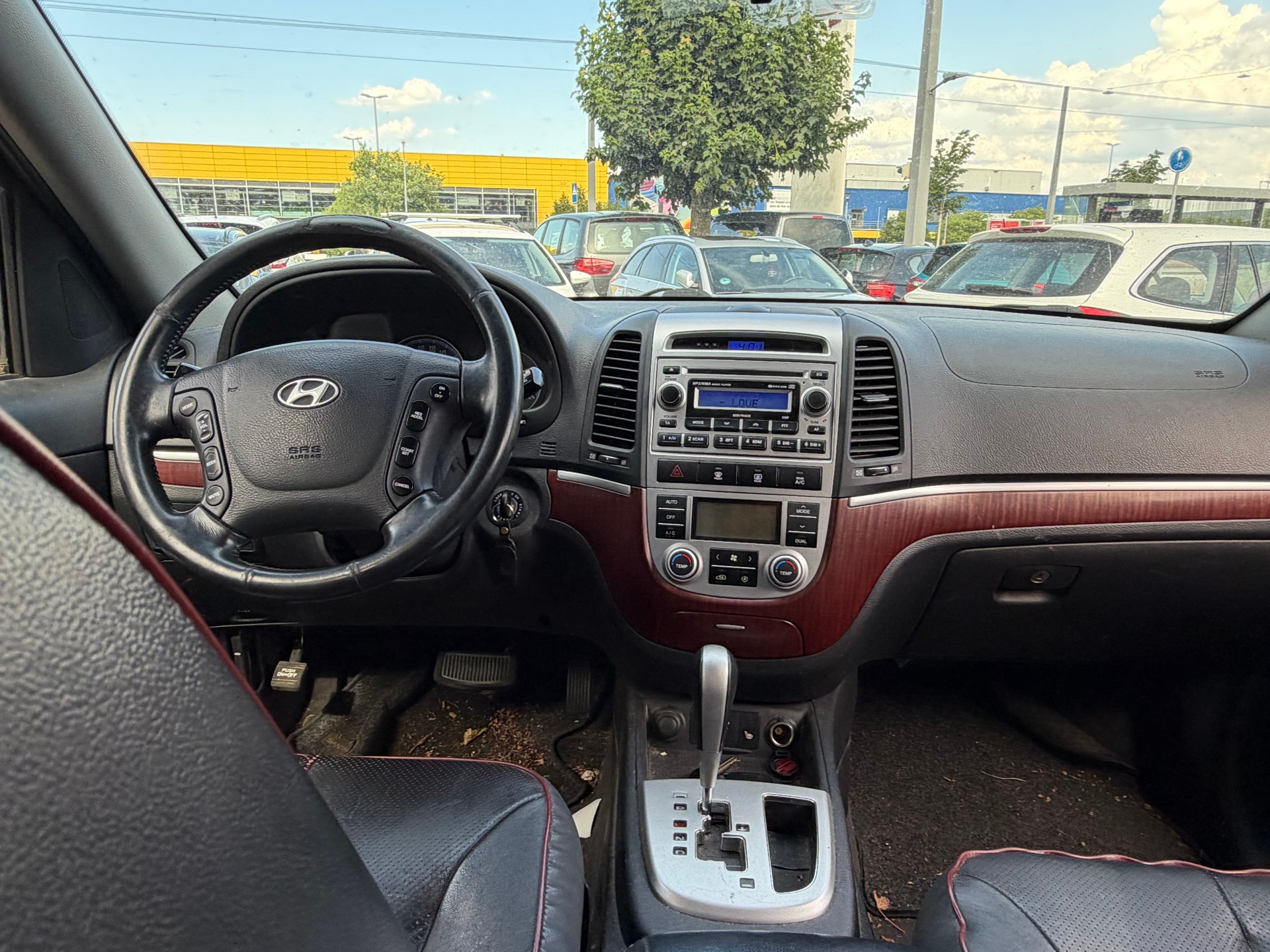 HYUNDAI Santa Fe 2.2 CRDi Premium 4WD Automatic-image-9