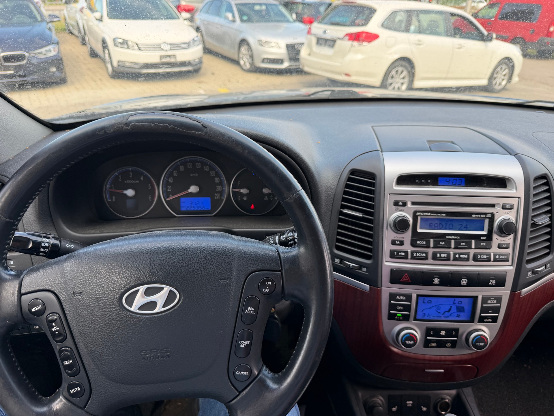 HYUNDAI Santa Fe 2.2 CRDi Premium 4WD Automatic-image-12