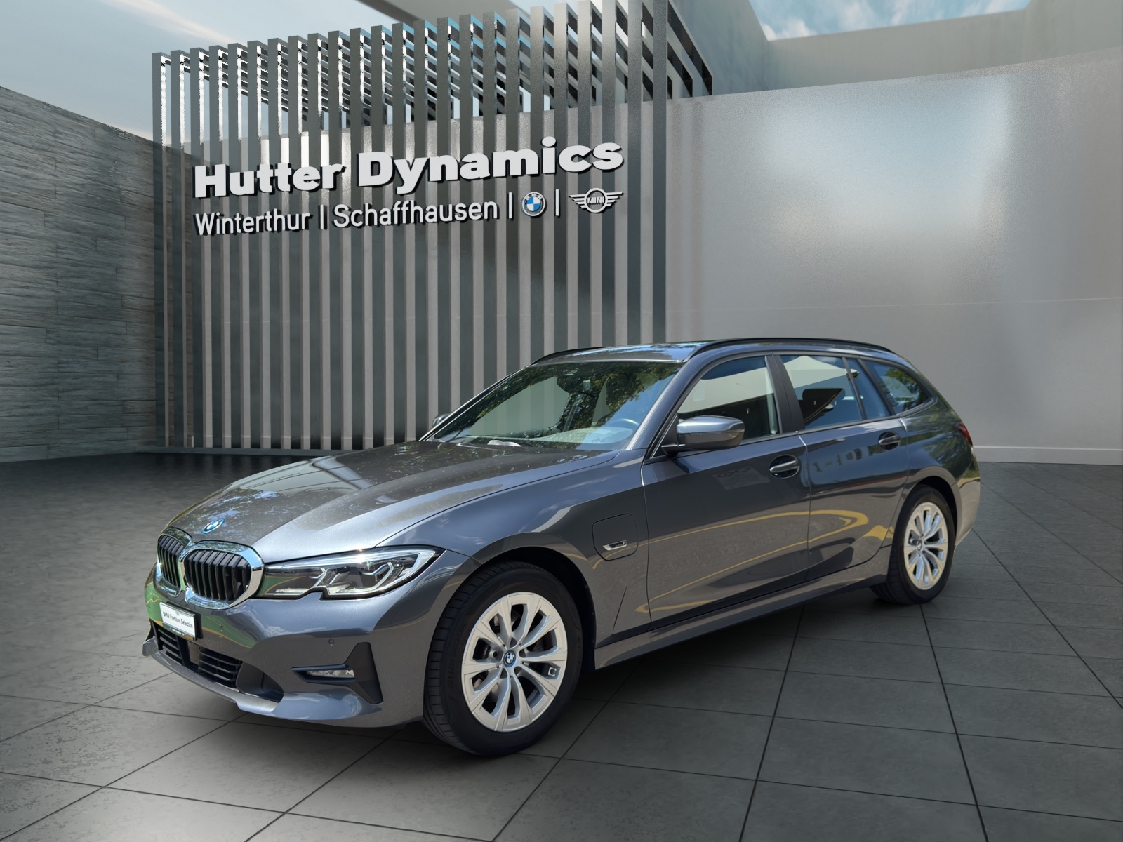 BMW 320e xDrive Touring HARMAN/KARDON SURROUND SOUND SYSTEM-image-0