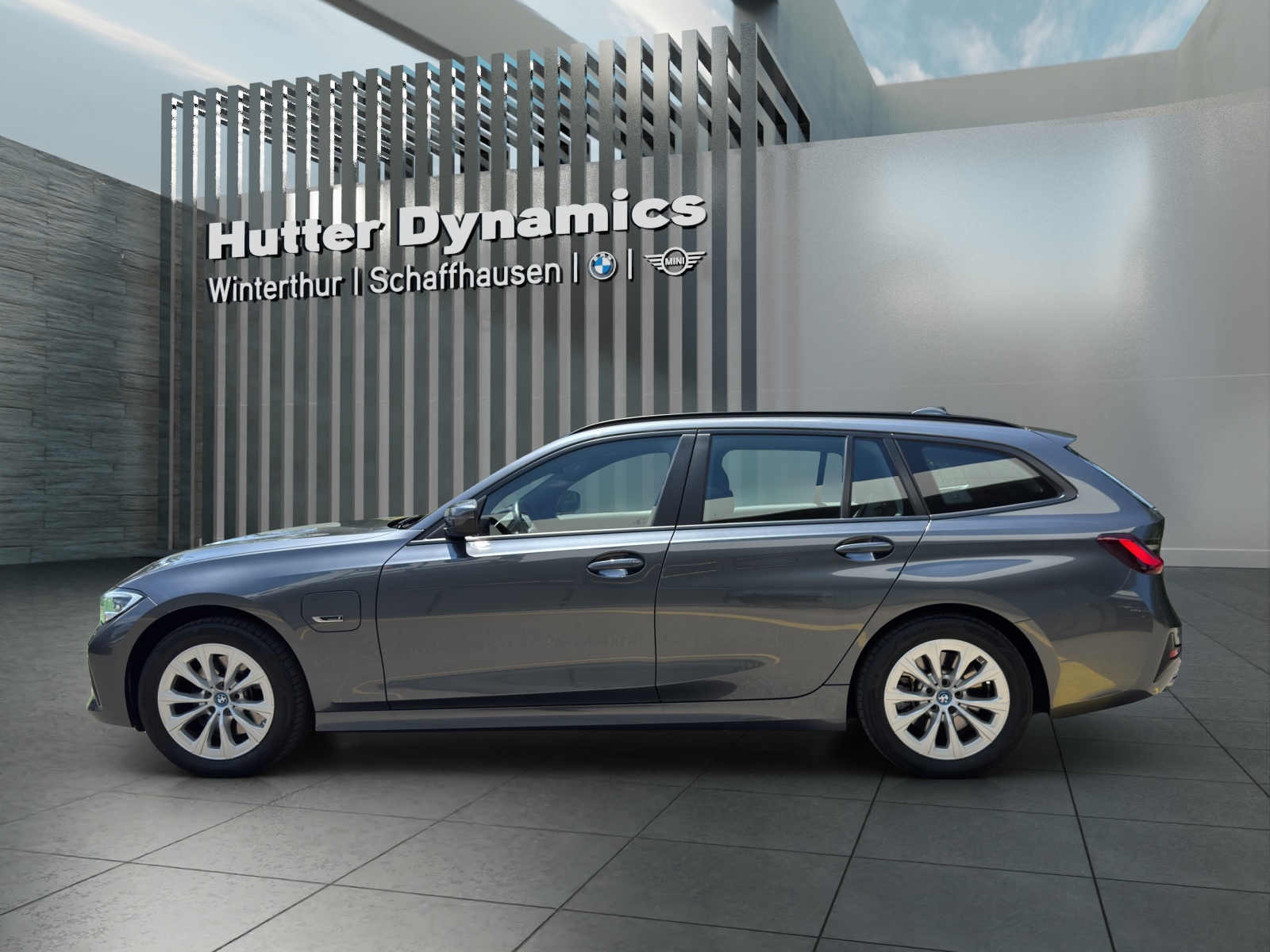 BMW 320e xDrive Touring HARMAN/KARDON SURROUND SOUND SYSTEM-image-8
