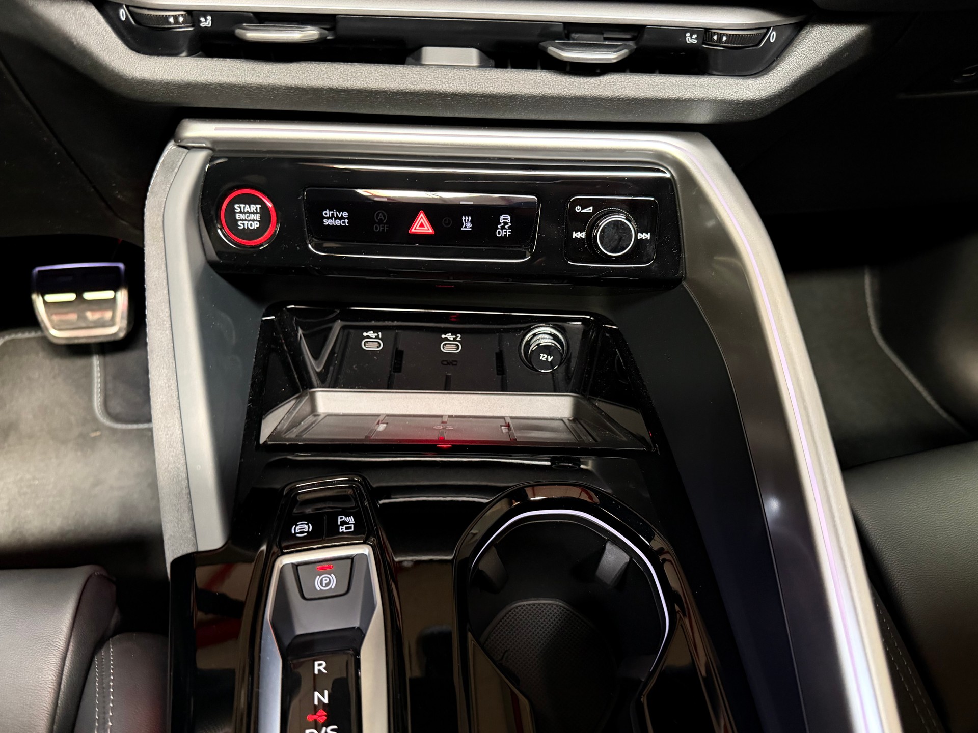 AUDI SQ5 TFSI quattro S-tronic-image-21