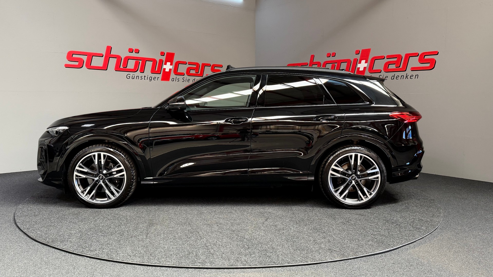 AUDI SQ5 TFSI quattro S-tronic-image-2