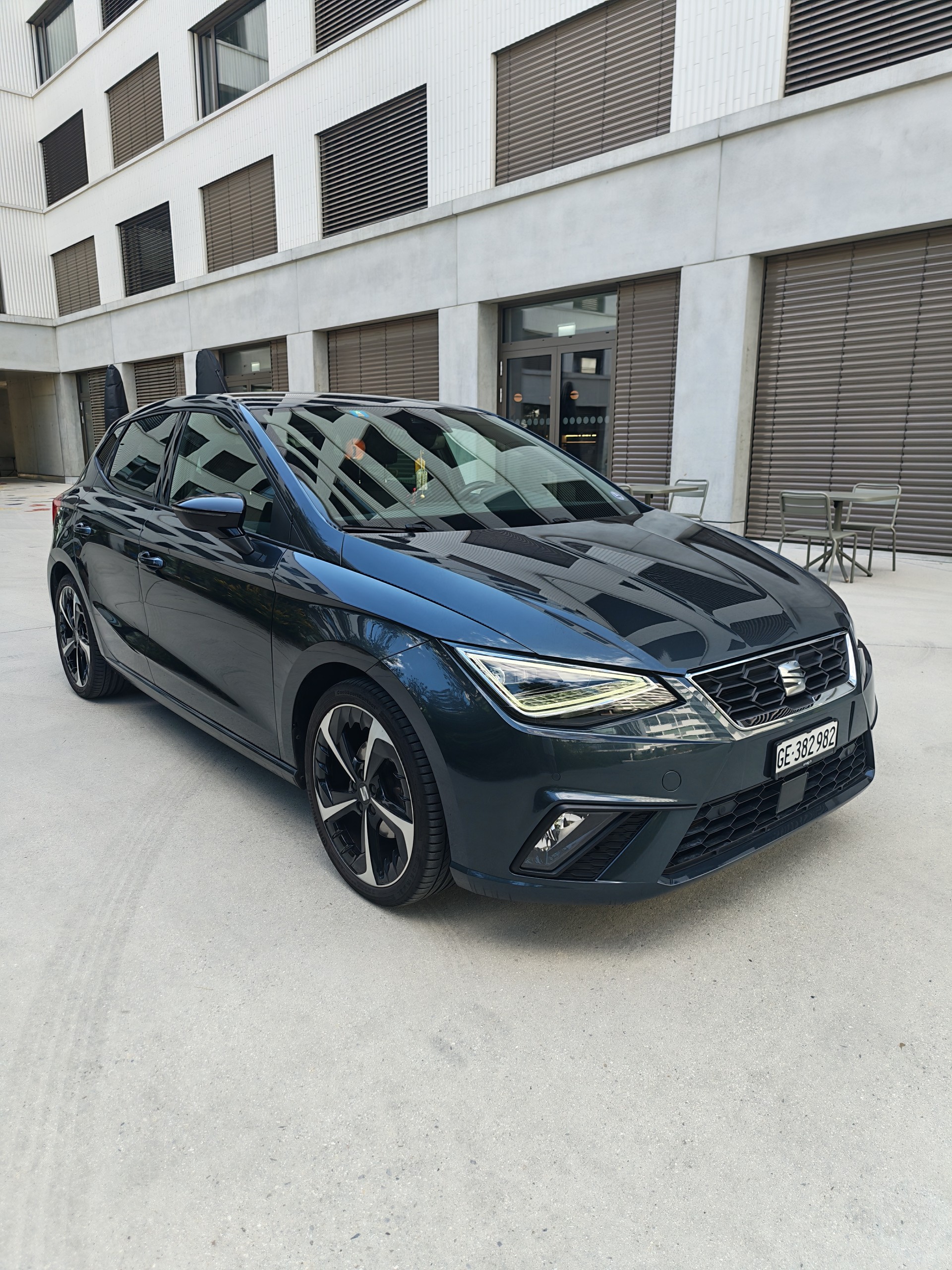 SEAT 1.5 TSI Hola FR DSG-image-2