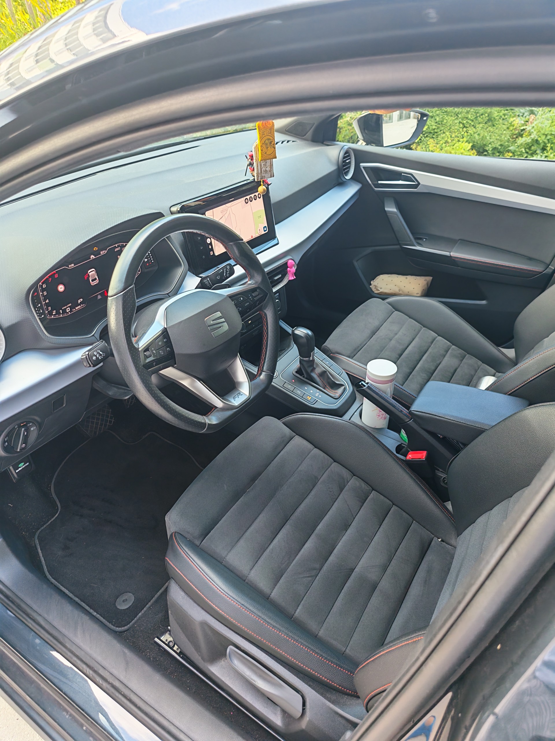 SEAT 1.5 TSI Hola FR DSG-image-1