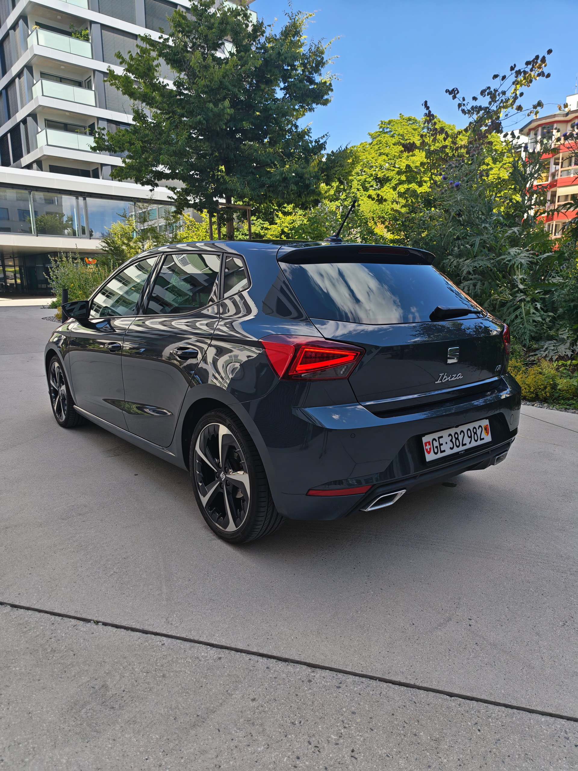 SEAT 1.5 TSI Hola FR DSG-image-3