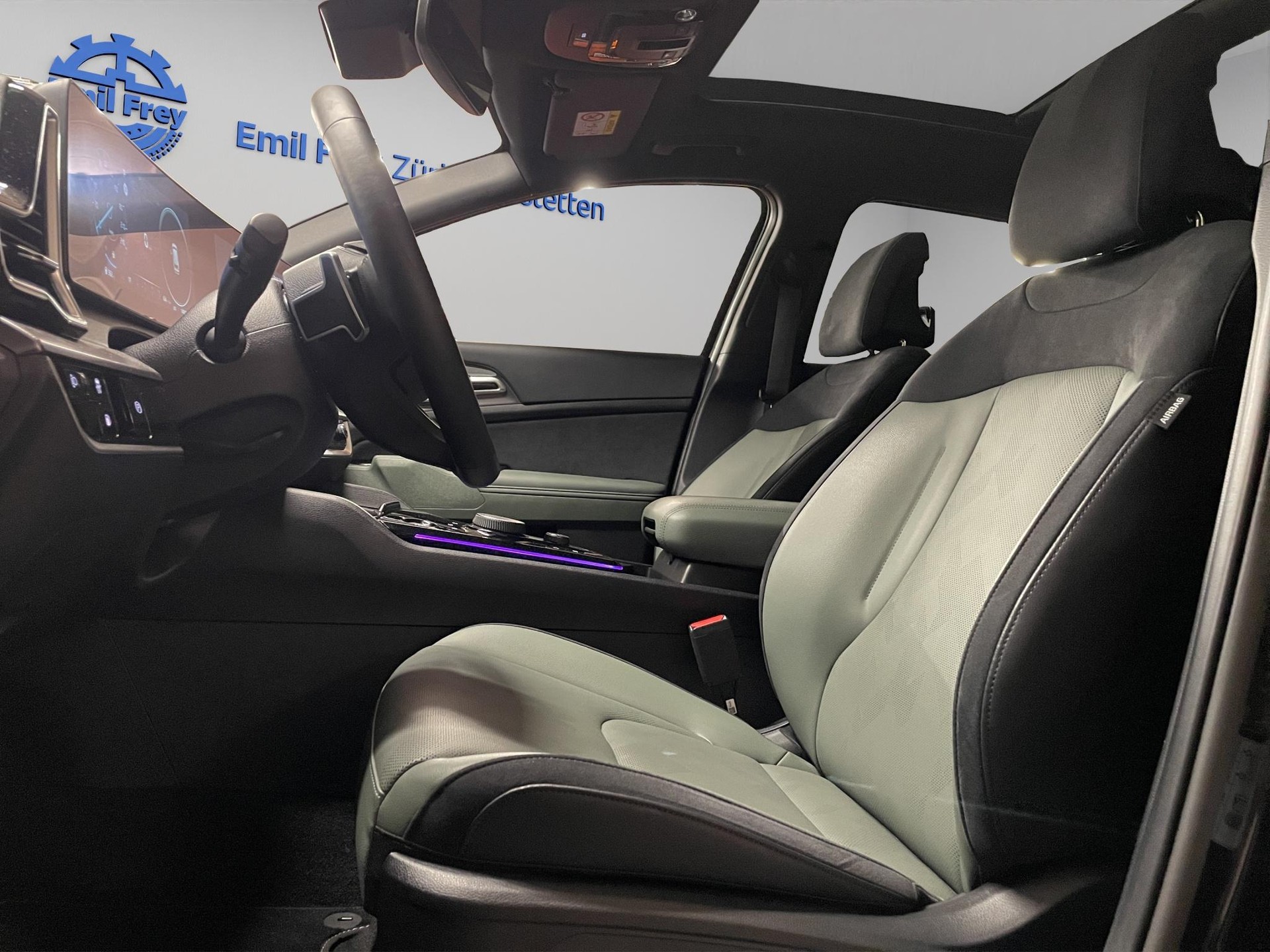 KIA Sportage 1.6 T-GDi PHEV Power Edition-image-5